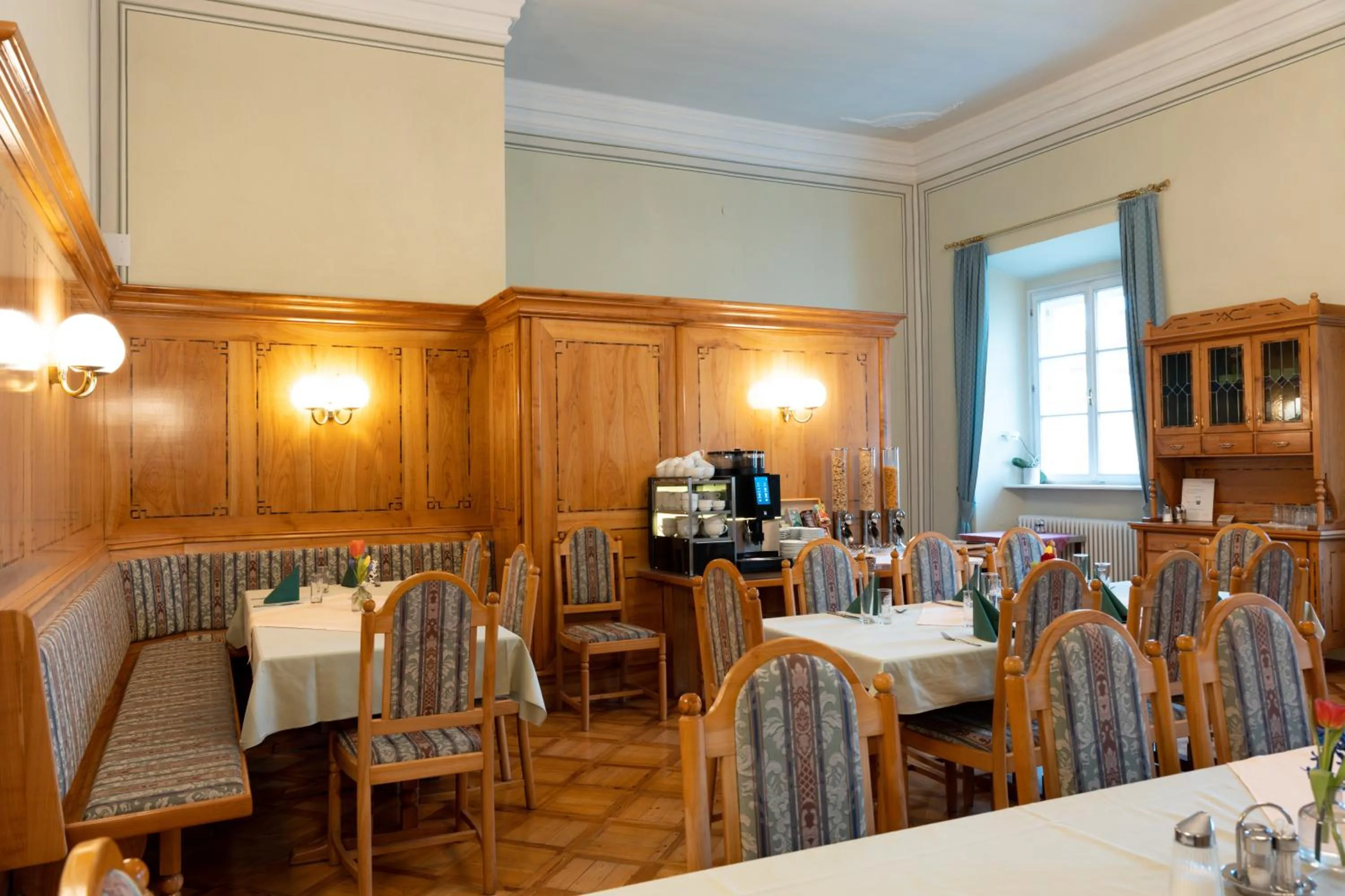 Restaurant/places to eat in Seminarzentrum Stift Schlägl