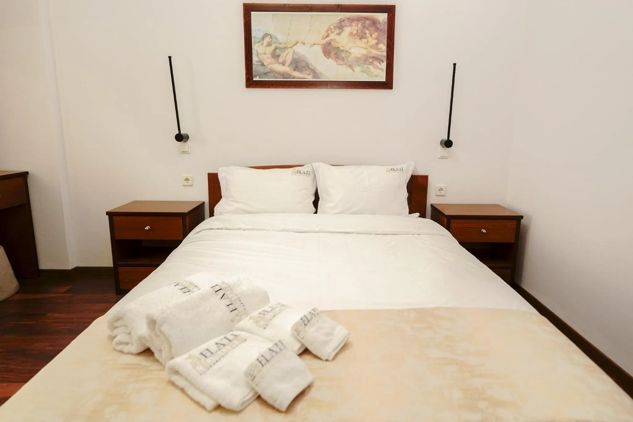 Bed in Elati Suites & Apartments-Mihail