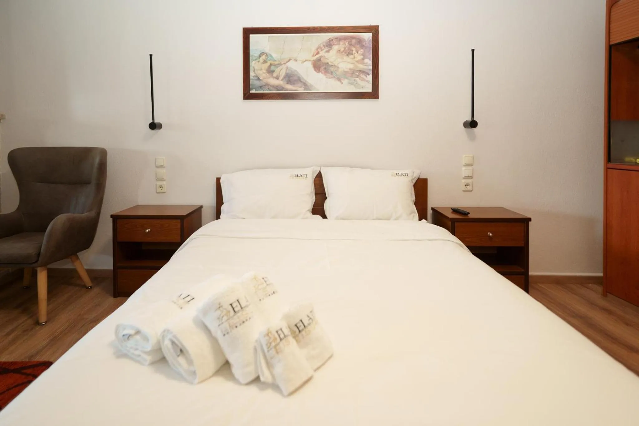 Bed in Elati Suites & Apartments-Mihail