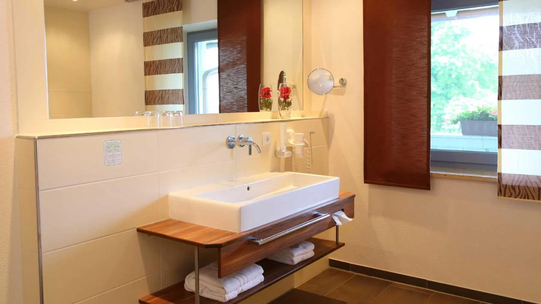 Hot Tub in Vilstaler Hof Landgasthof & Hotel