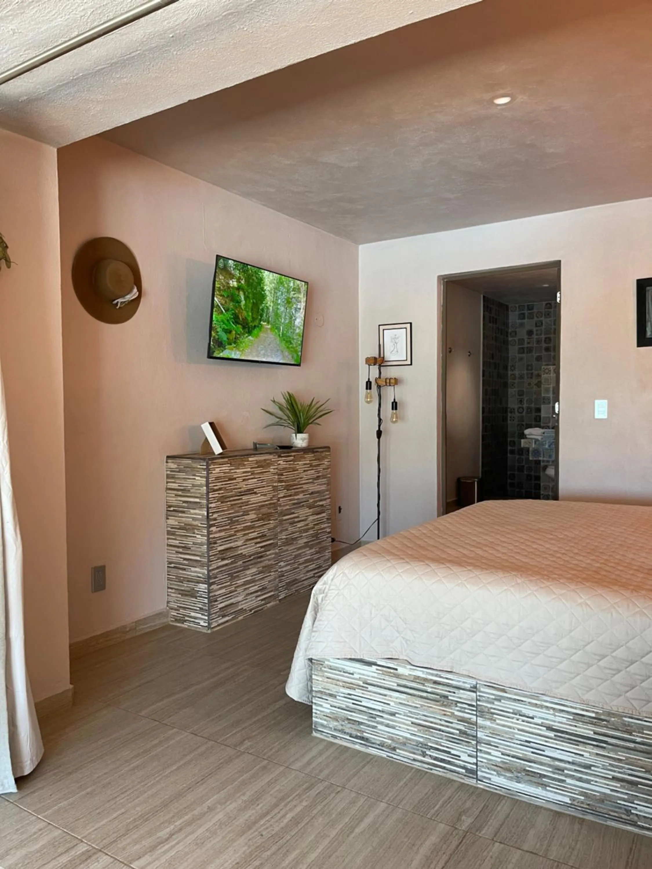 Bedroom in BreMar 85 Private place - Adults only