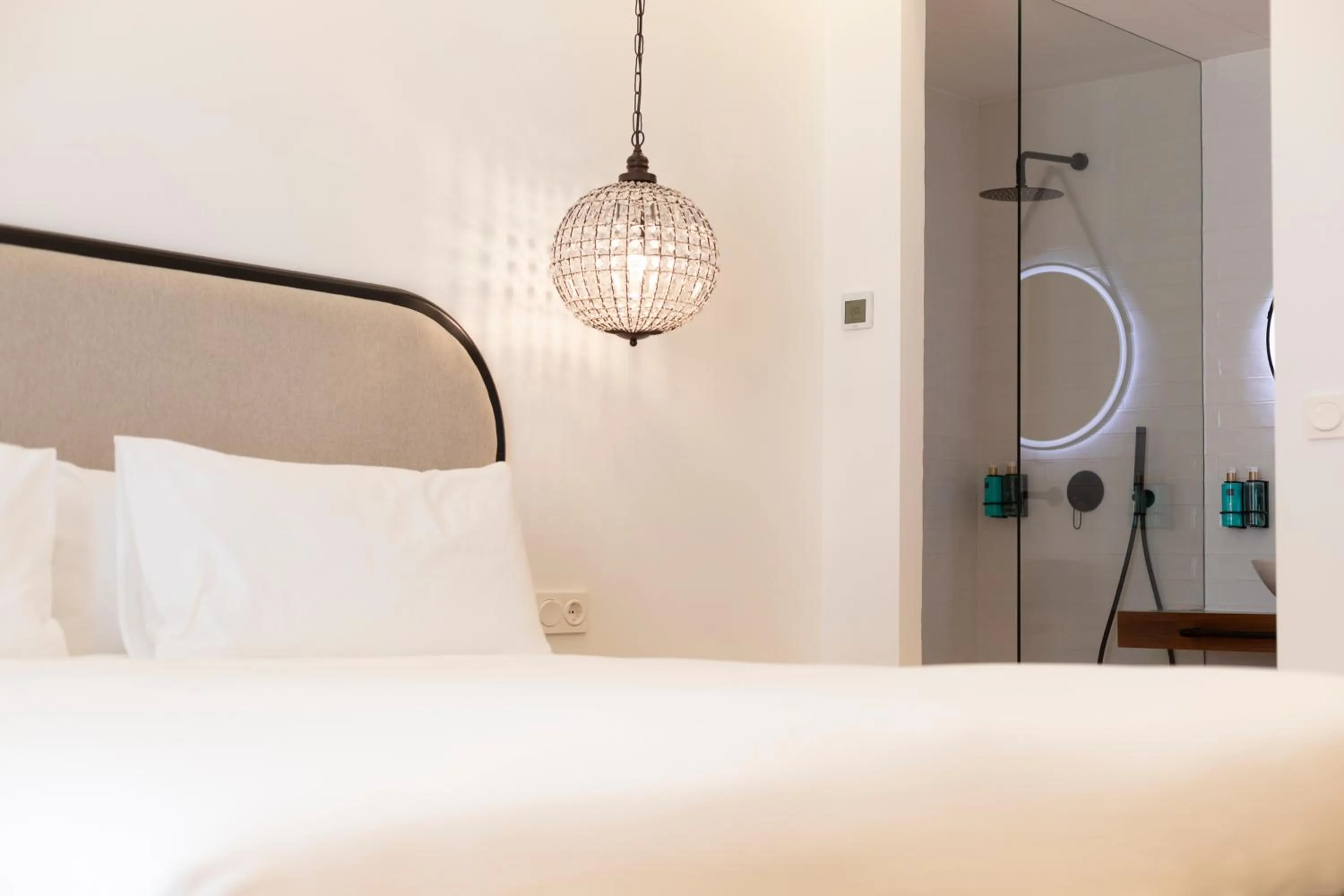 Bathroom, Bed in Albariza Hotel Boutique