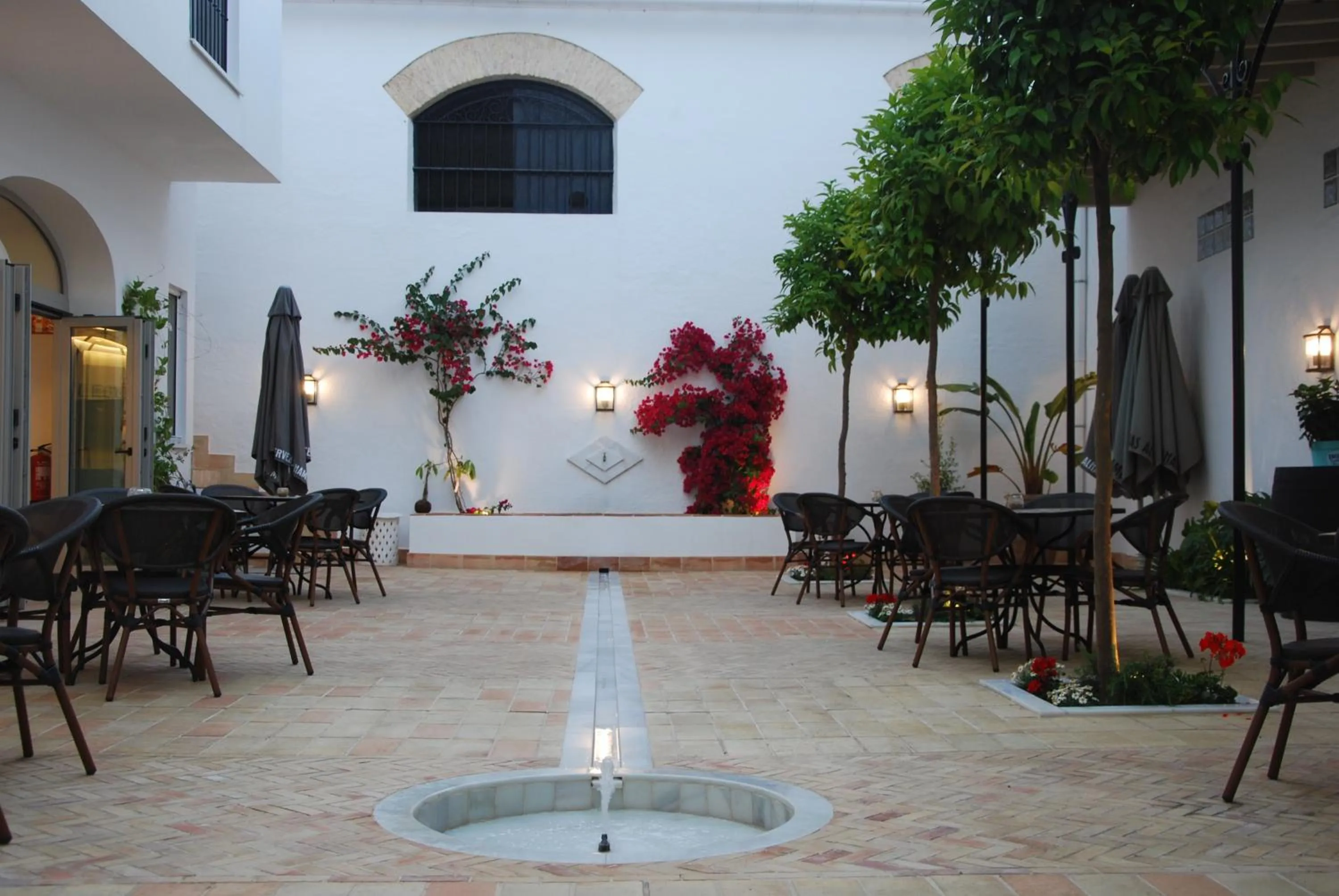 Inner courtyard view in Albariza Hotel Boutique