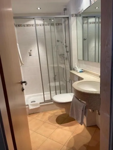 Bathroom in Hotel Apollo Garni