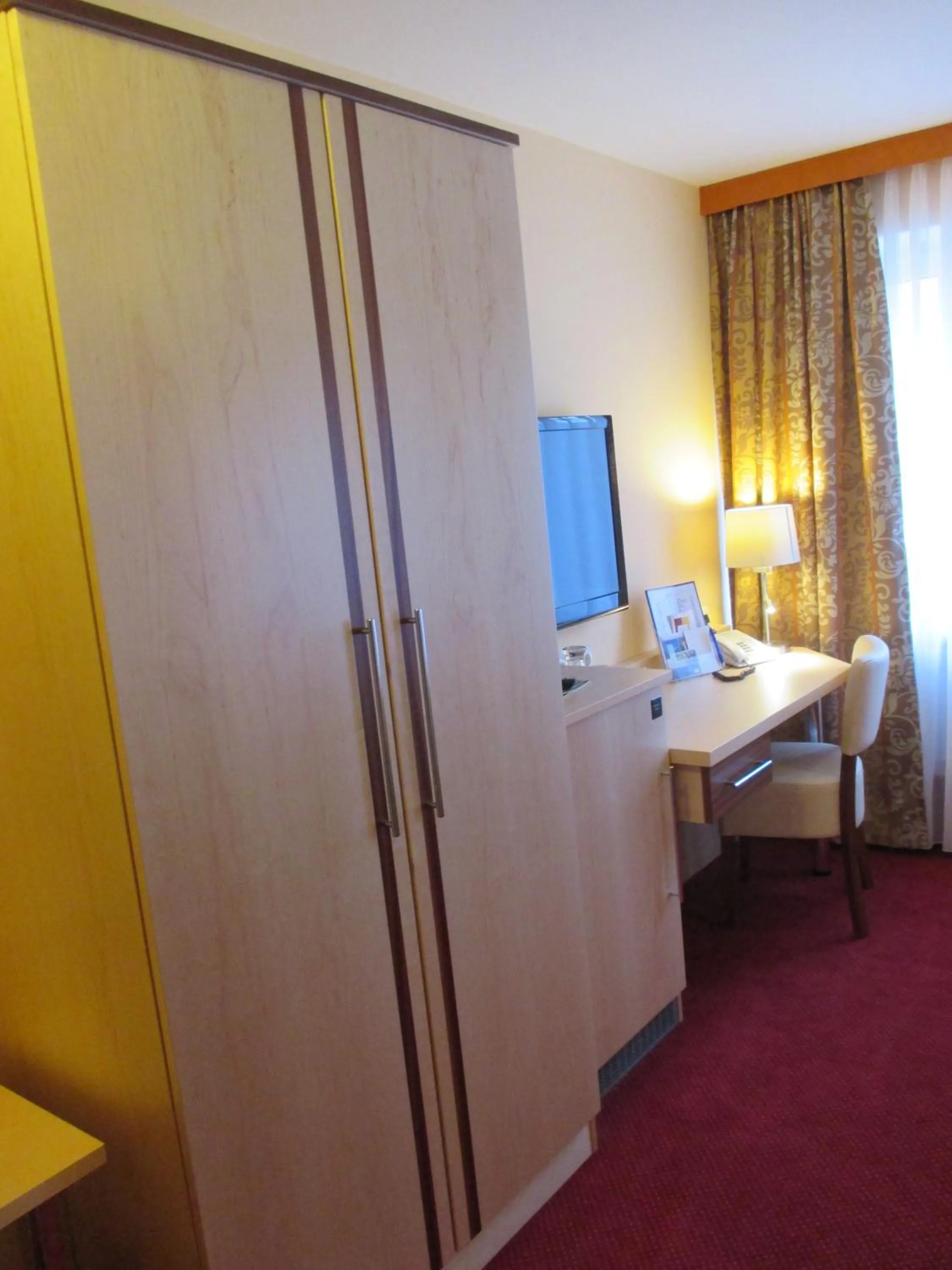 Photo of the whole room in Hotel Apollo Garni