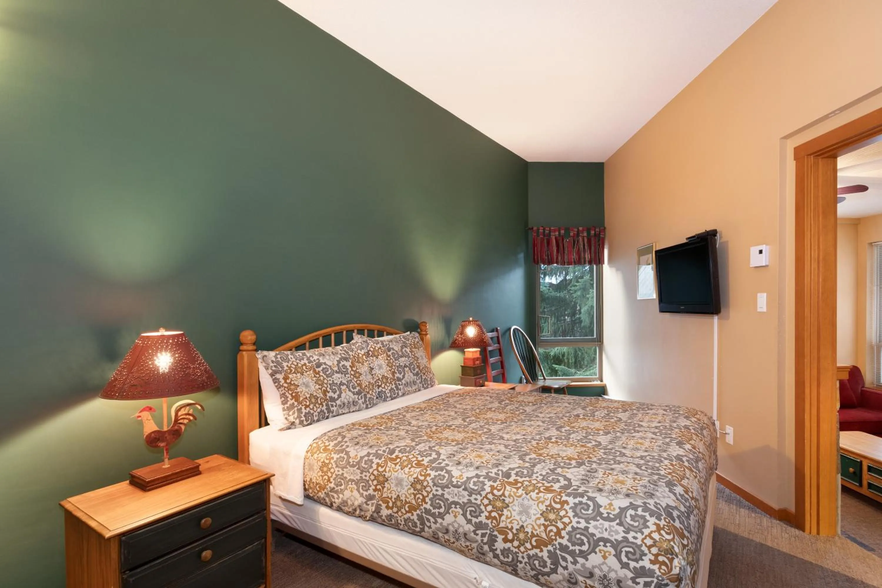 Bedroom, Bed in Symphony by Whistler Premier