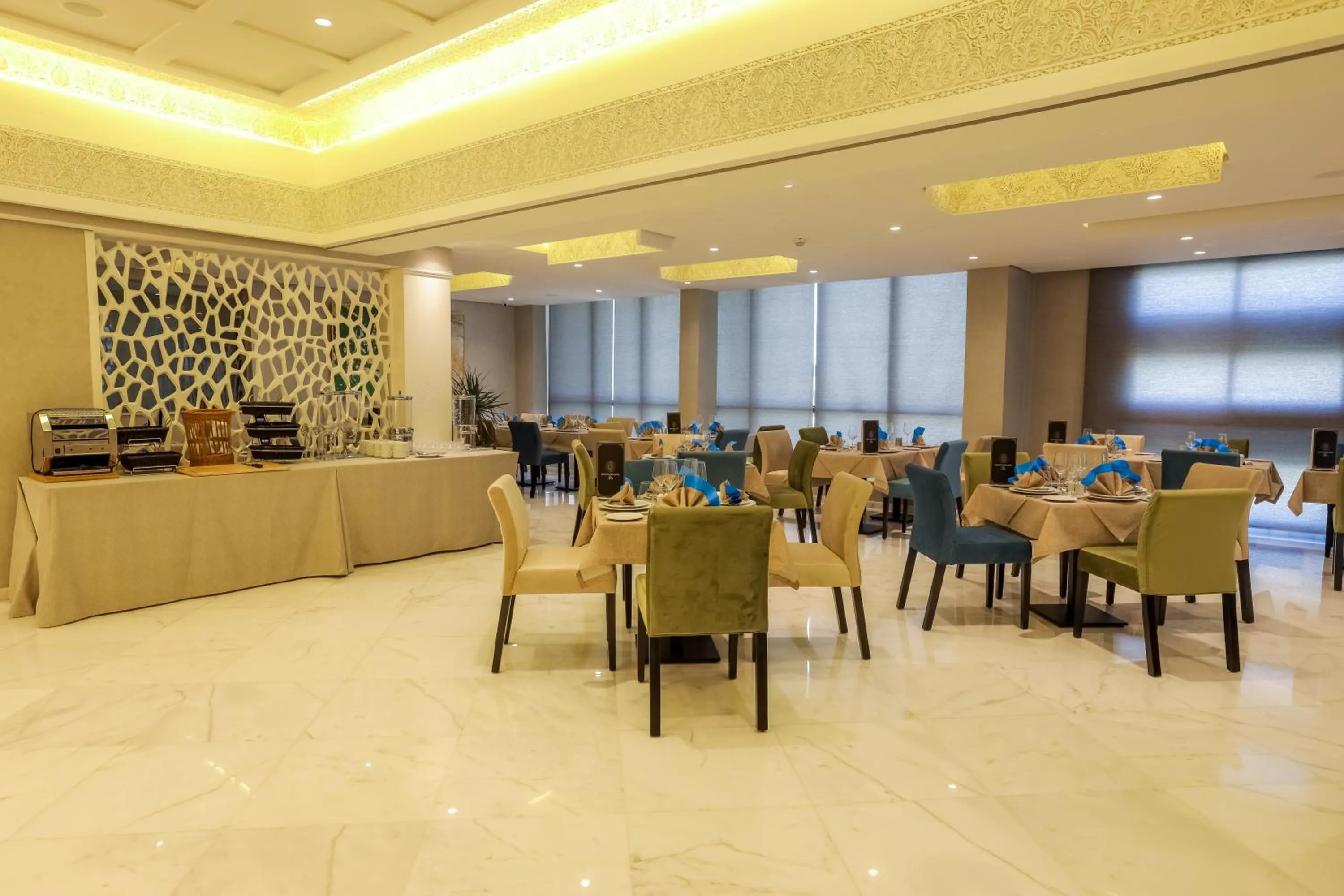 Restaurant/places to eat in Nour Plazza Hotel