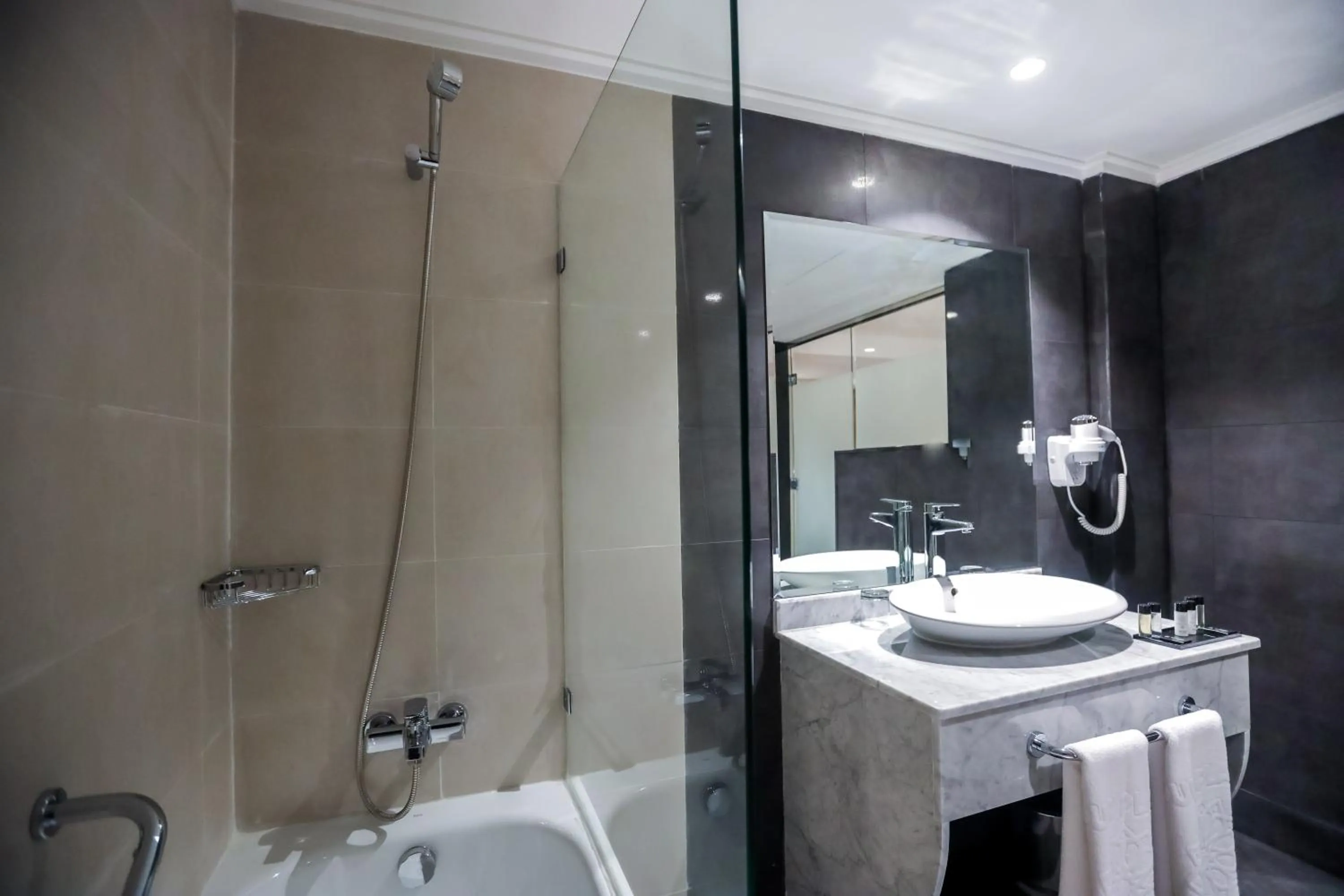 Bathroom in Nour Plazza Hotel