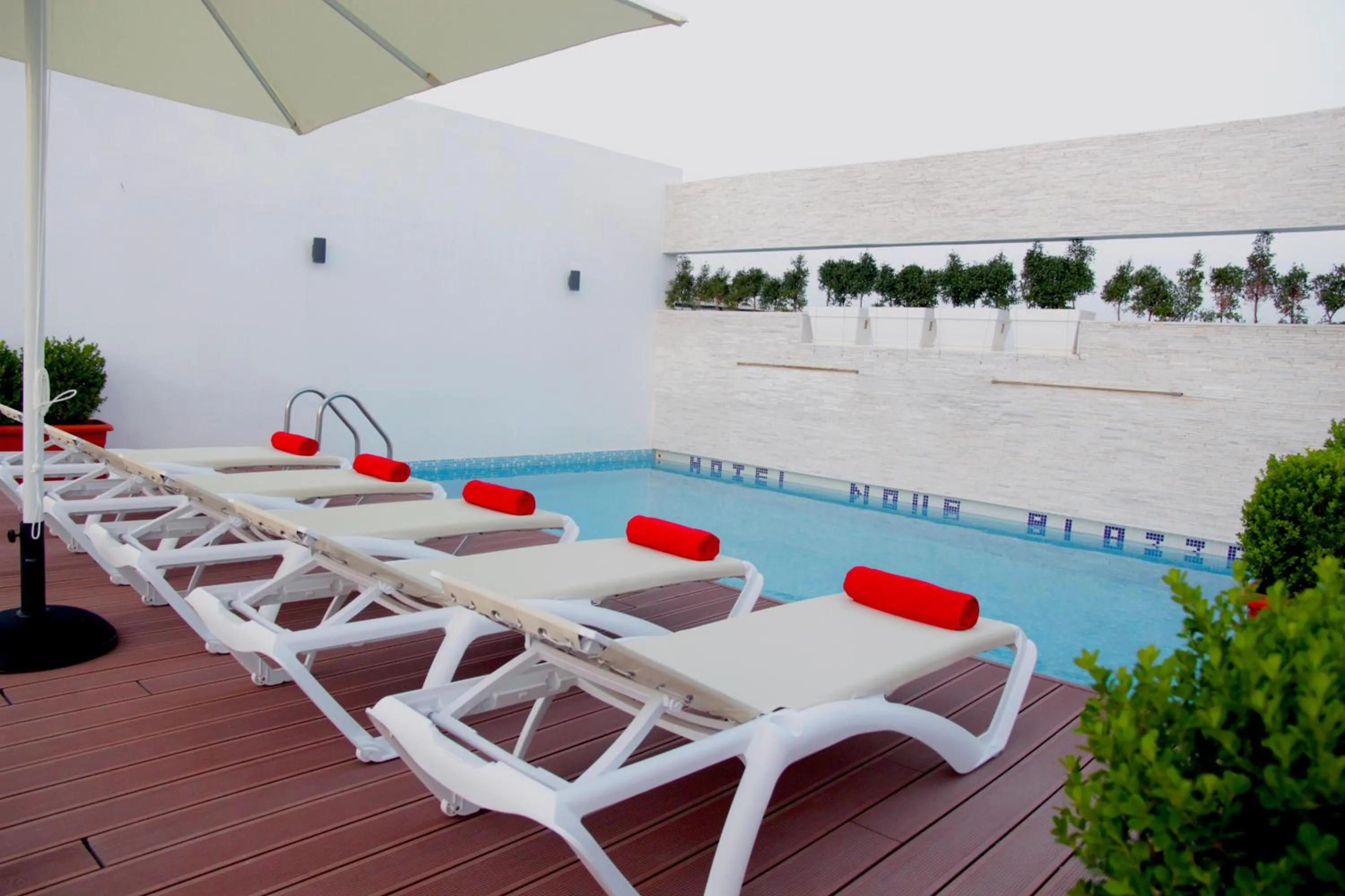 Swimming pool in Nour Plazza Hotel