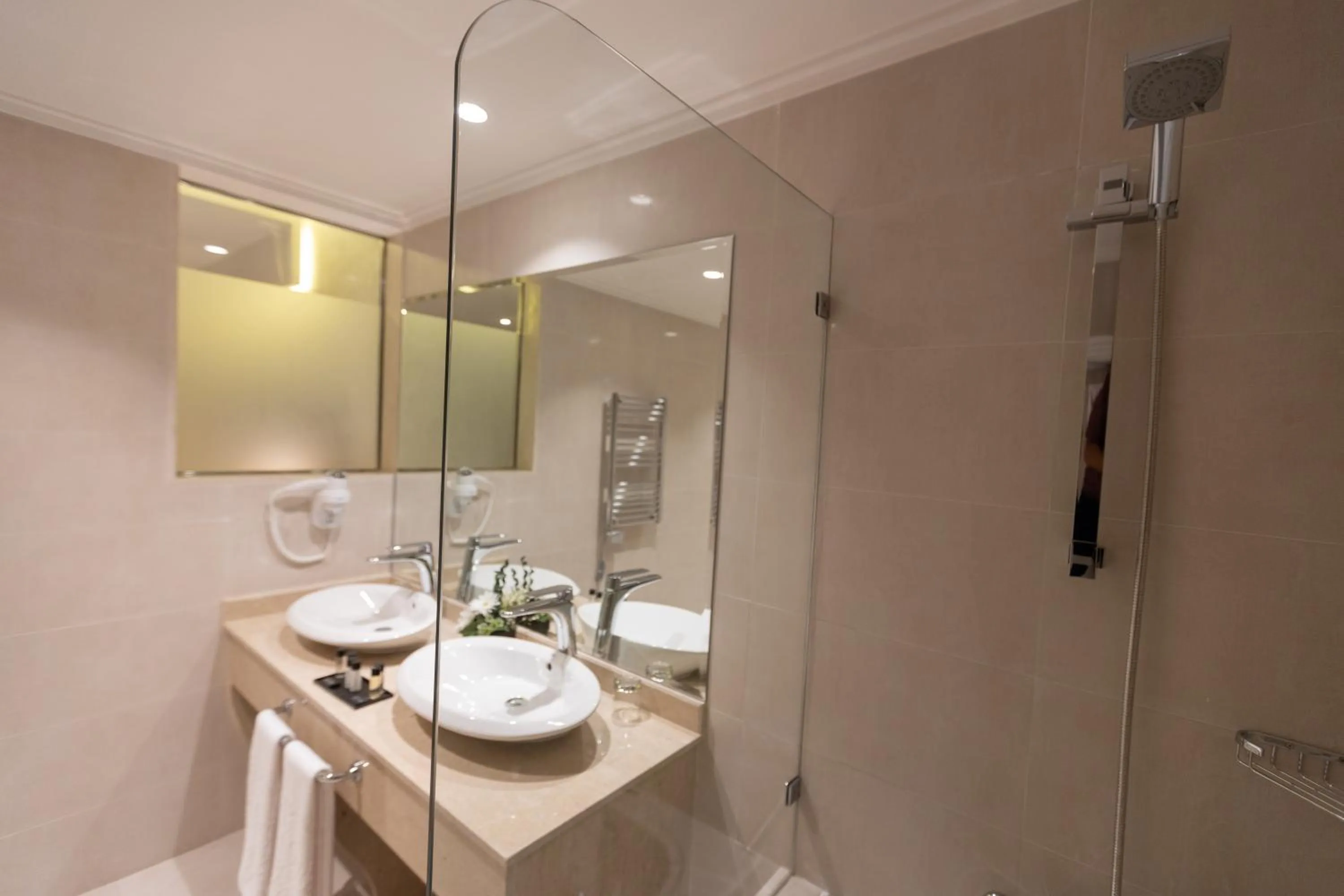 Bathroom in Nour Plazza Hotel