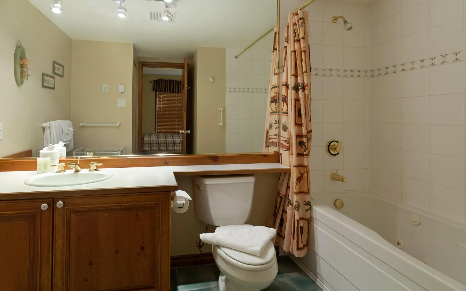 Bathroom in Blackcomb Greens by Whistler Premier