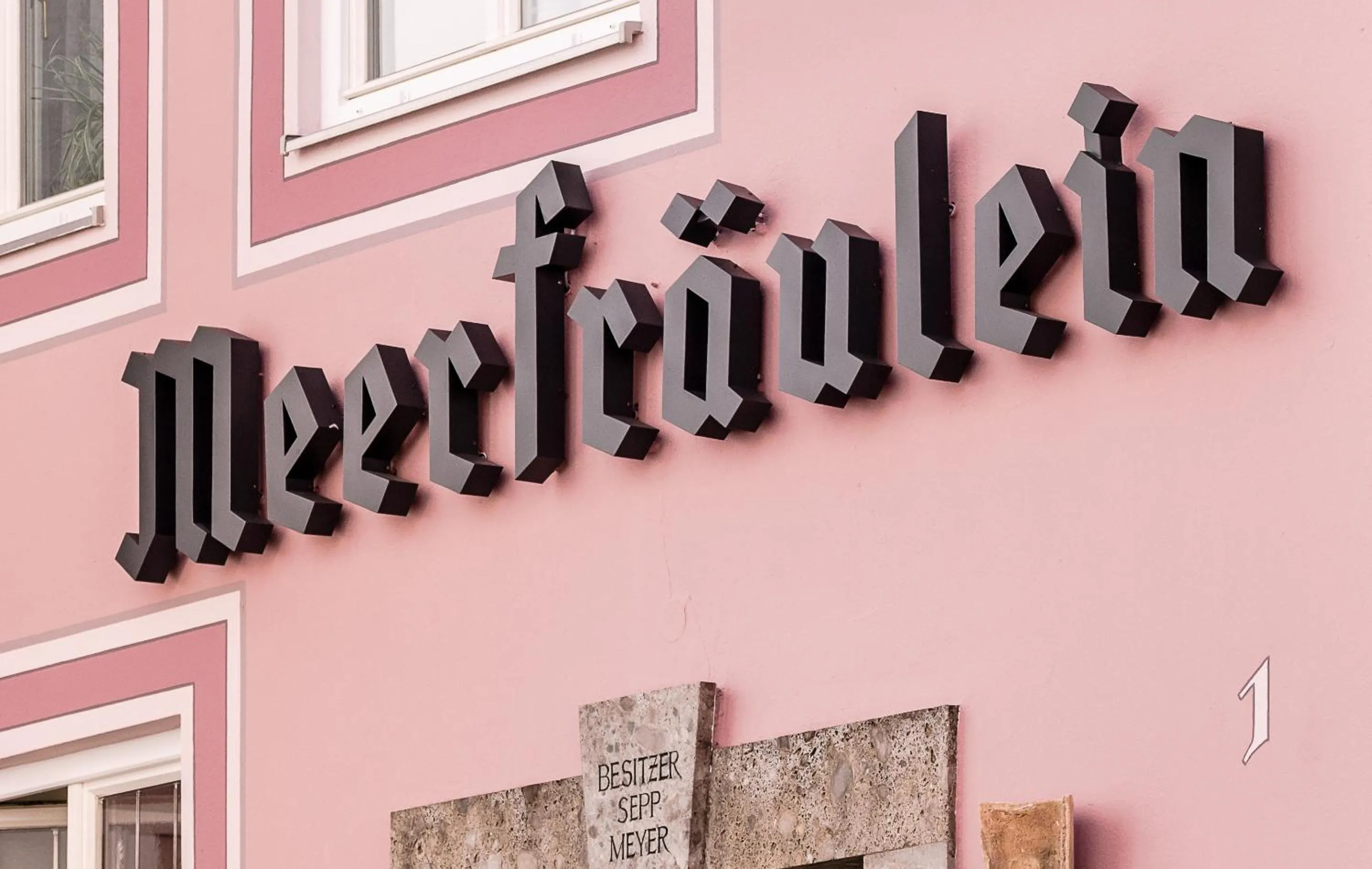 Facade/entrance in AKZENT Hotel Meerfräulein