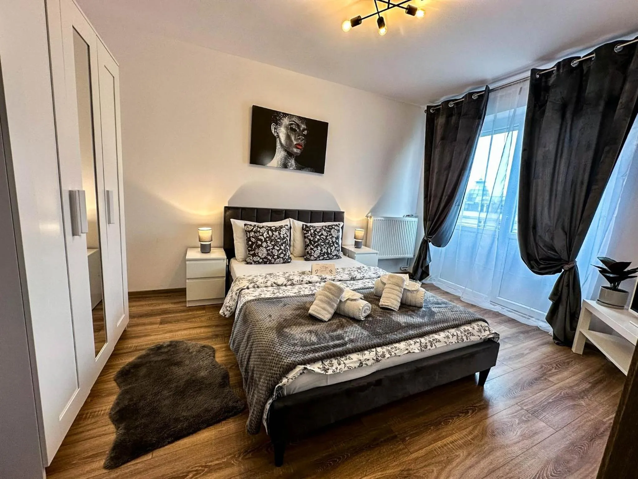 Deluxe One-Bedroom Apartment with City View in Sunrise Apartments City Center