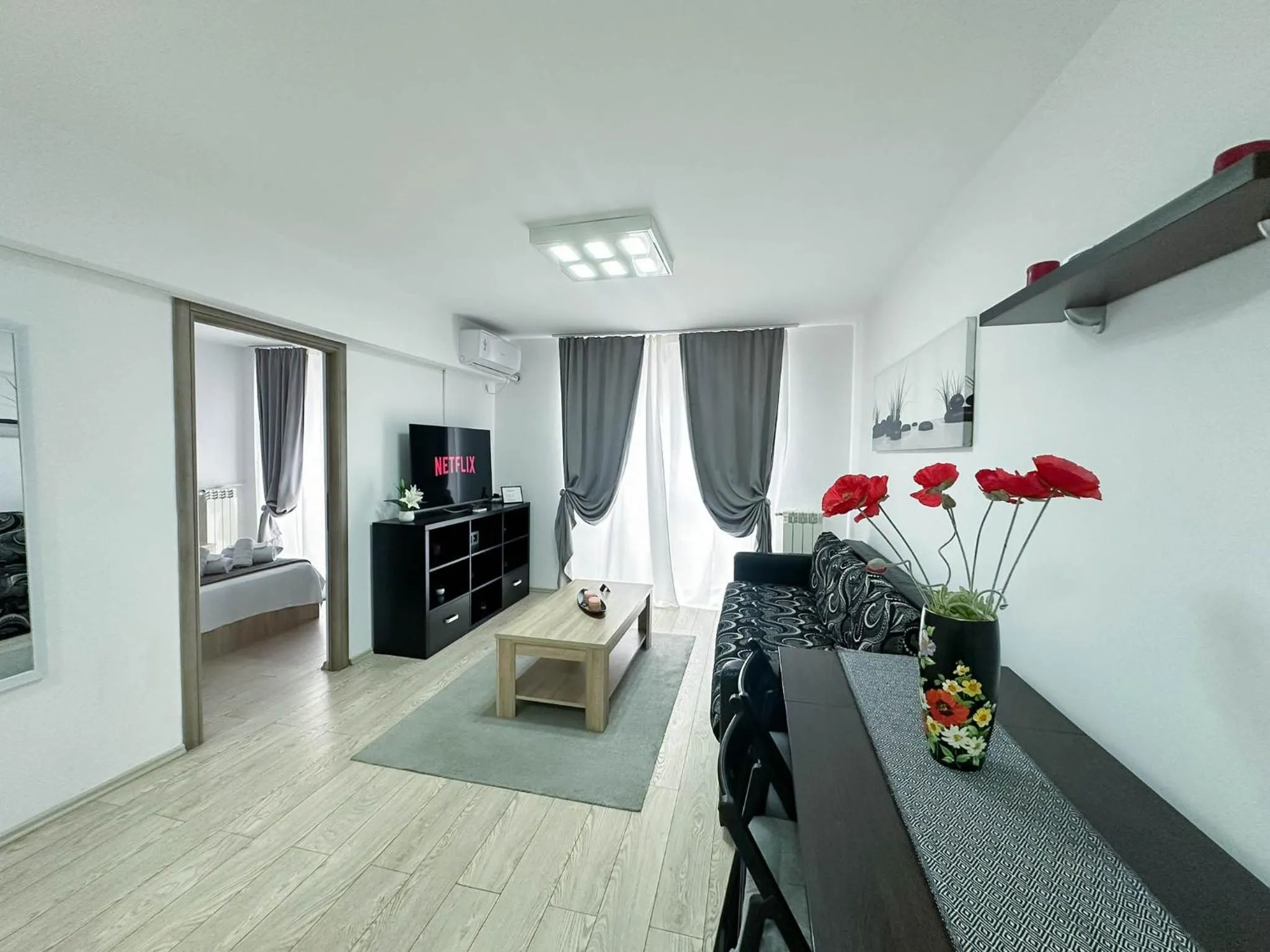 Deluxe Apartment in Sunrise Apartments City Center