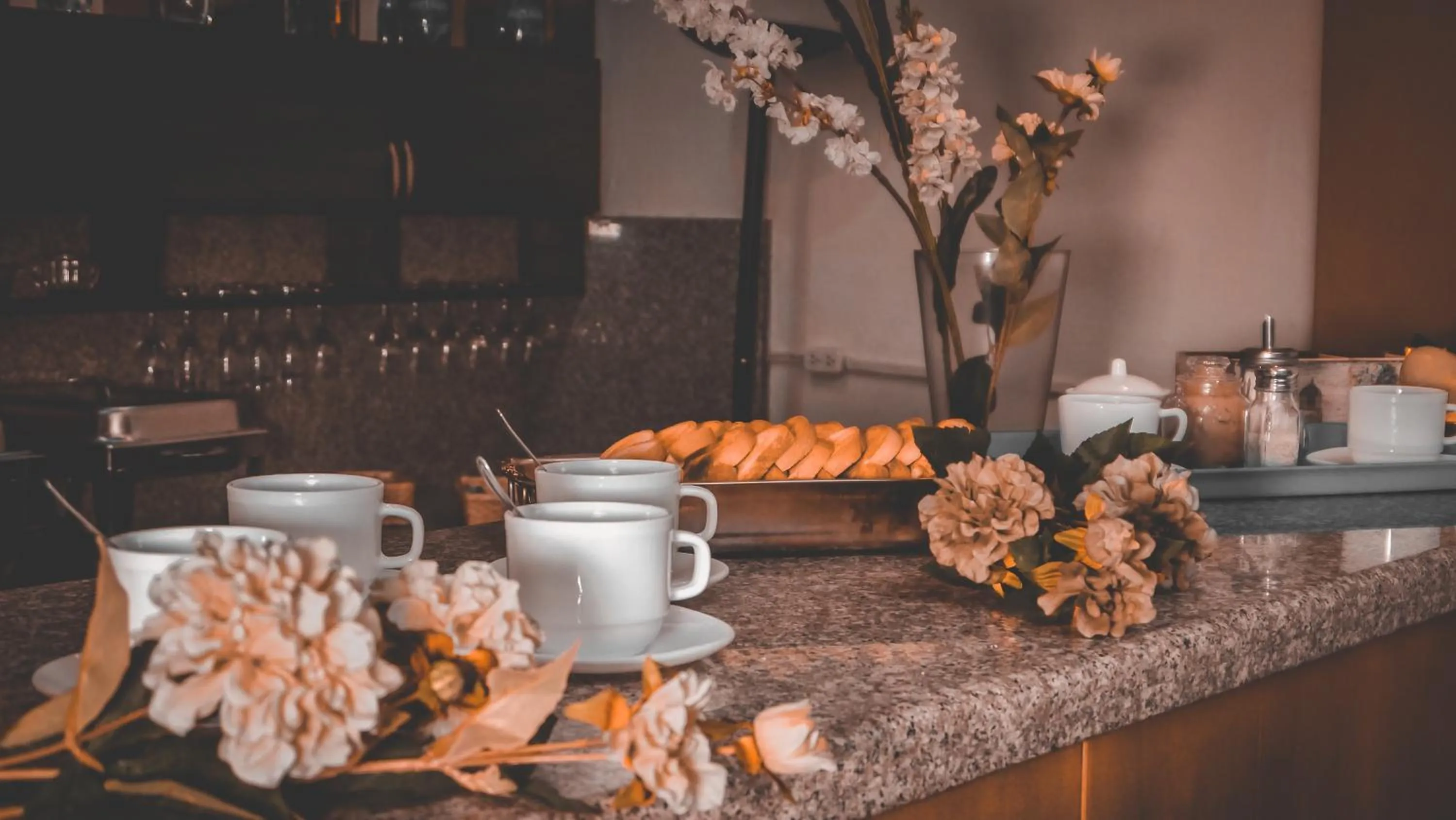 Coffee/tea facilities in Hotel 4 Mundos