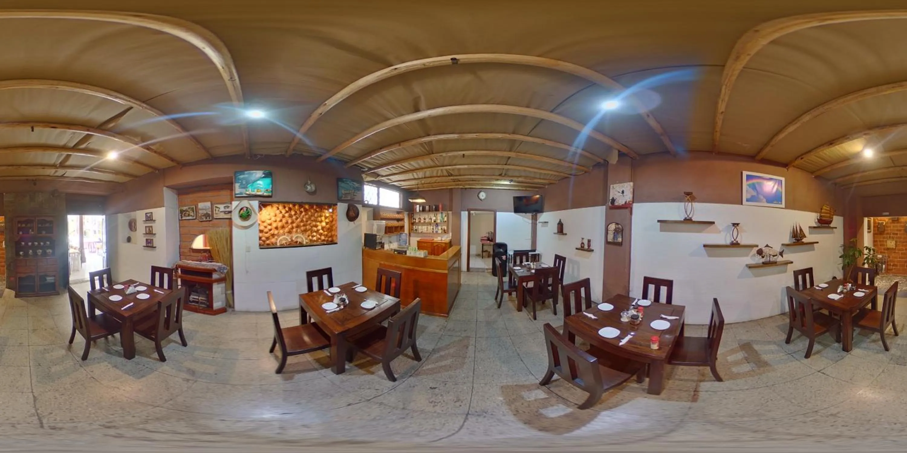 Property building in Hotel 4 Mundos