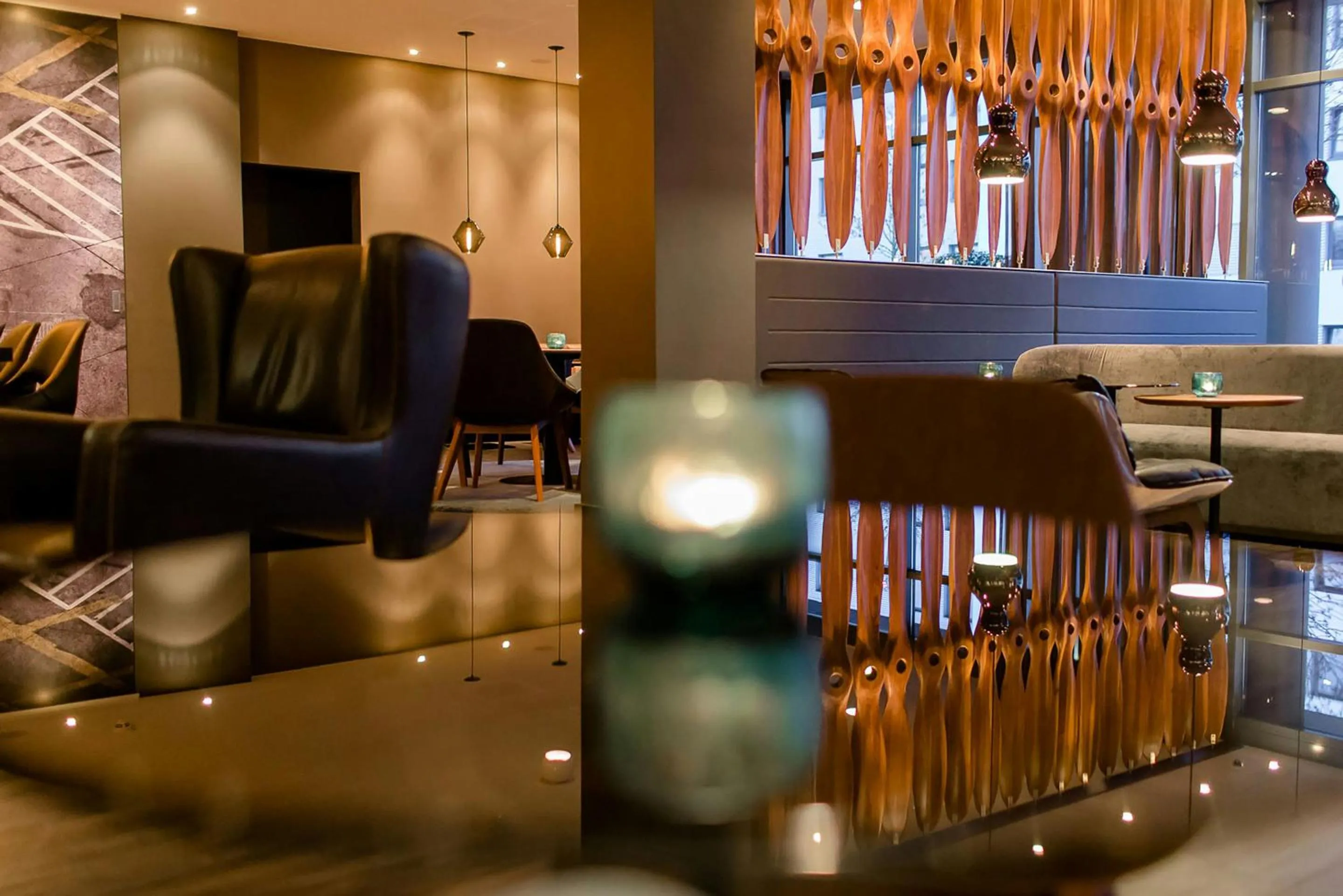 Lounge or bar in Motel One Frankfurt Airport