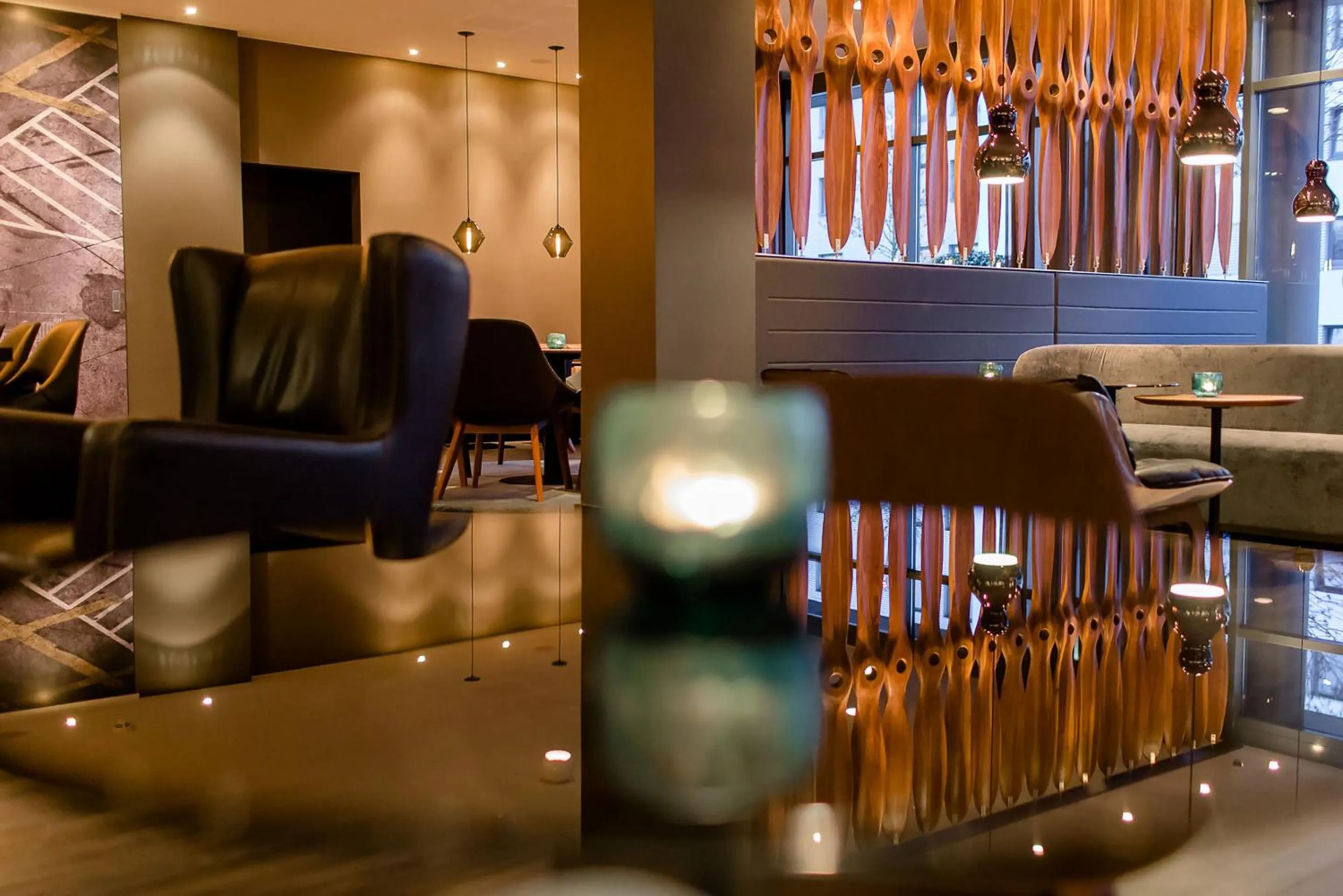 Lounge or bar in Motel One Frankfurt Airport