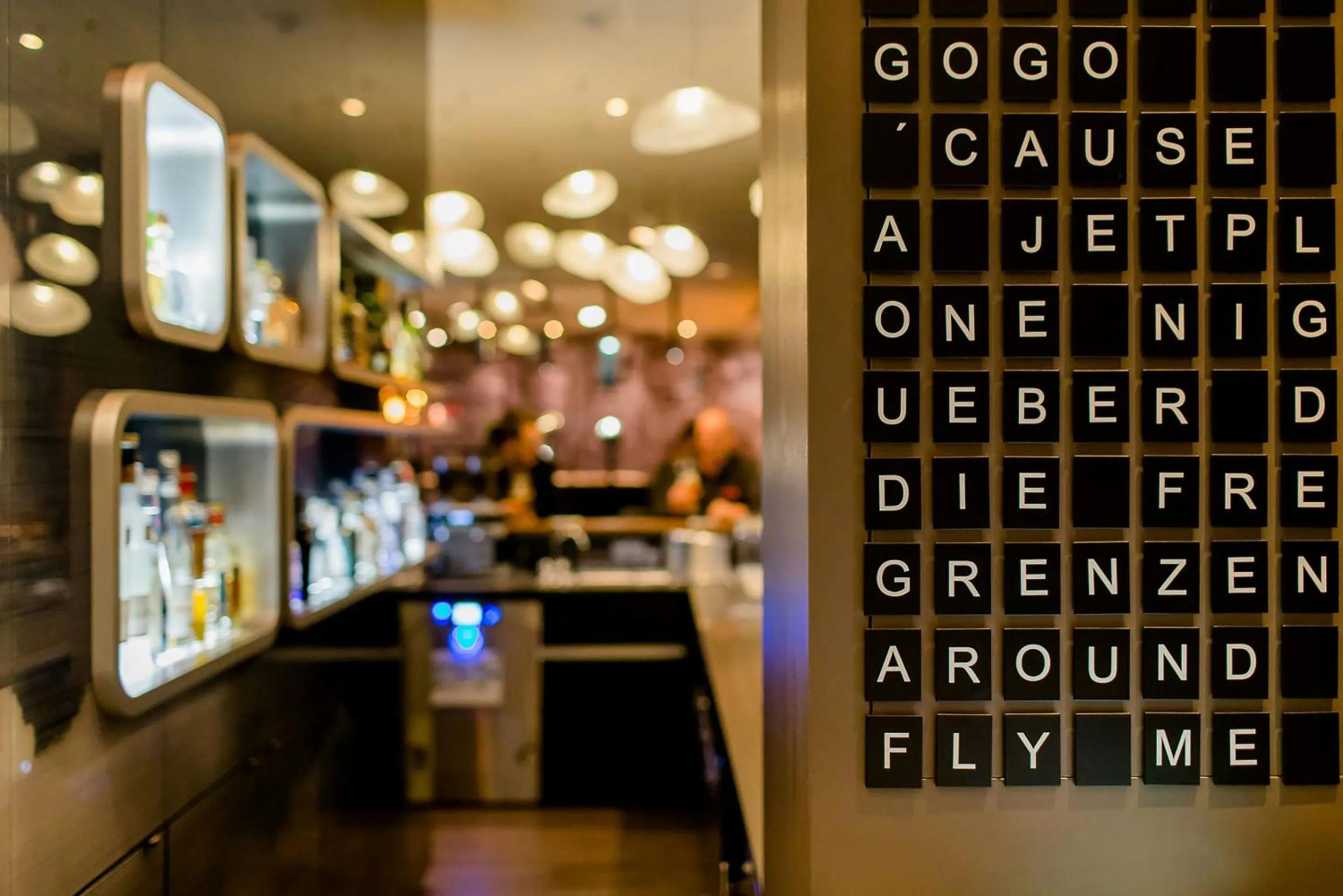 Lounge or bar in Motel One Frankfurt Airport