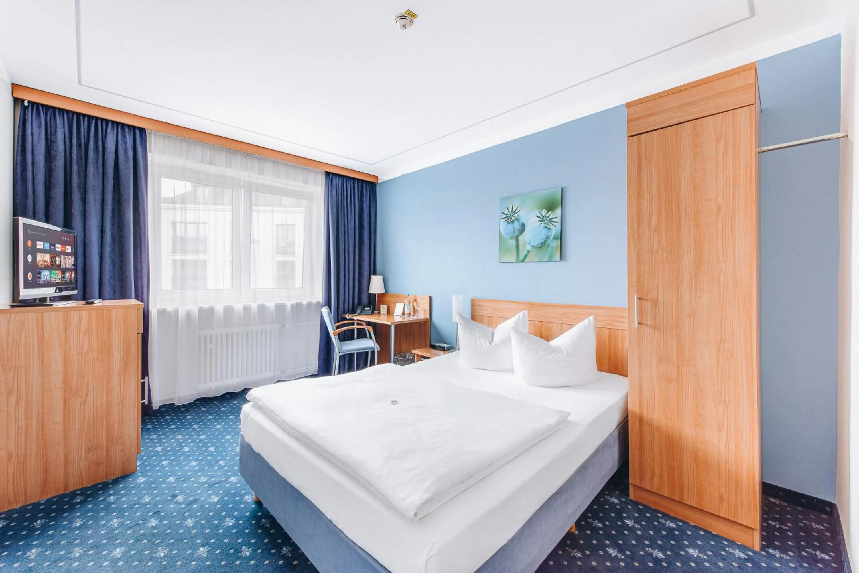 TV and multimedia, Bed in Hotel Isartor