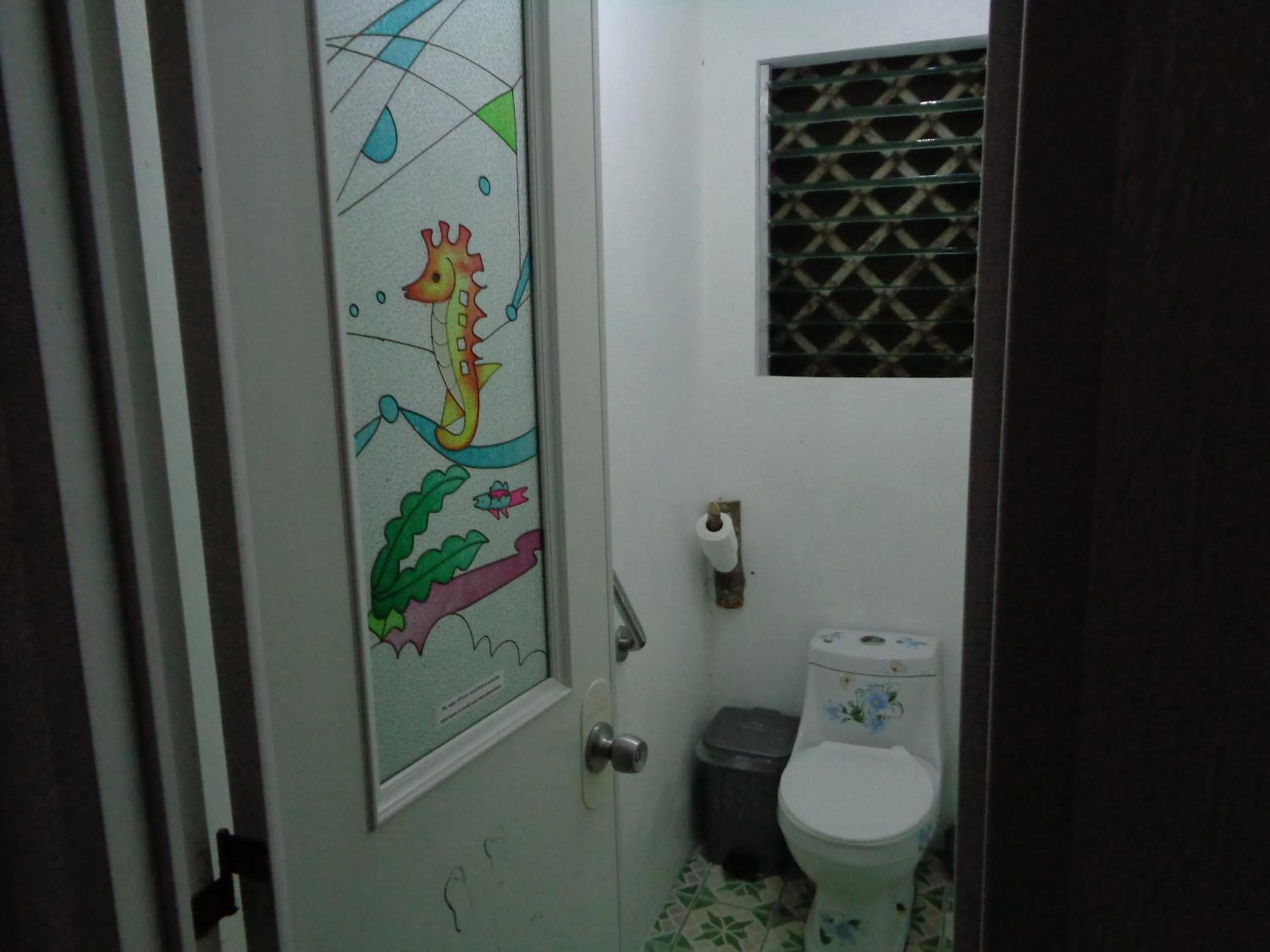 Bathroom in Sea Turtle House Moalboal