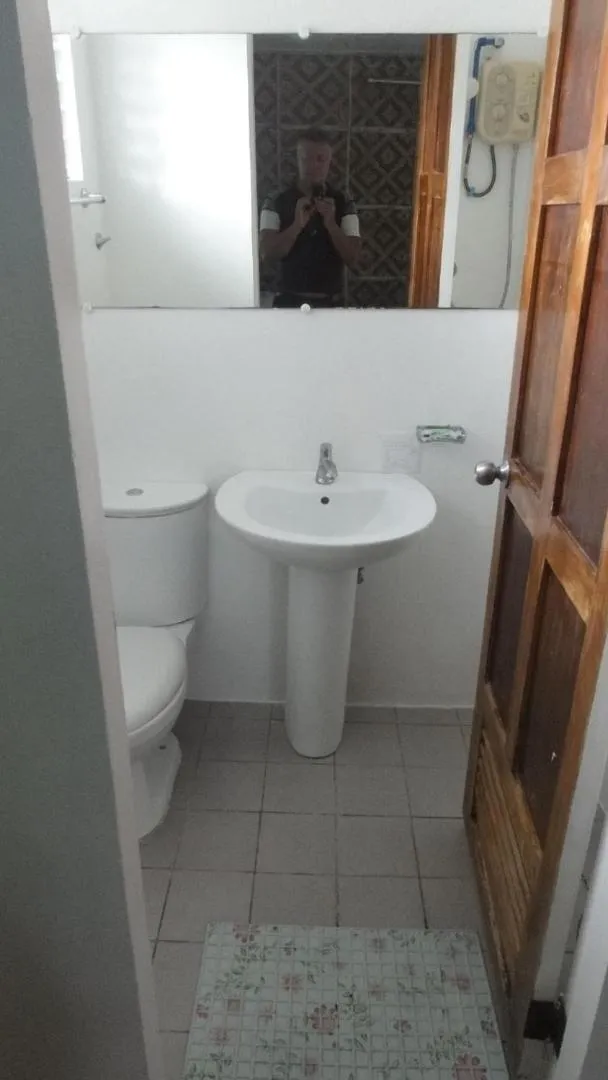 Toilet in Sea Turtle House Moalboal