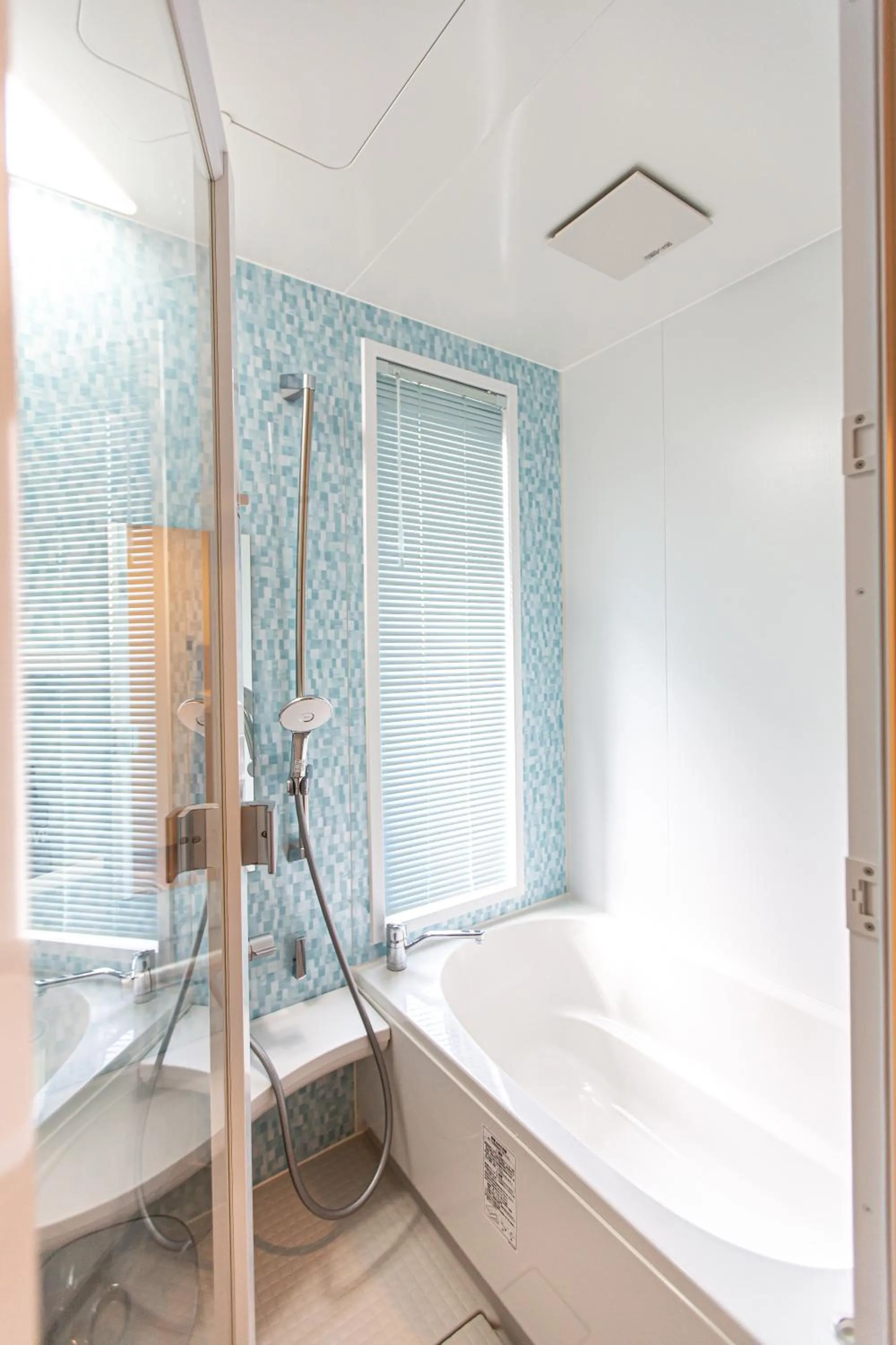 Shower in 天弓イン