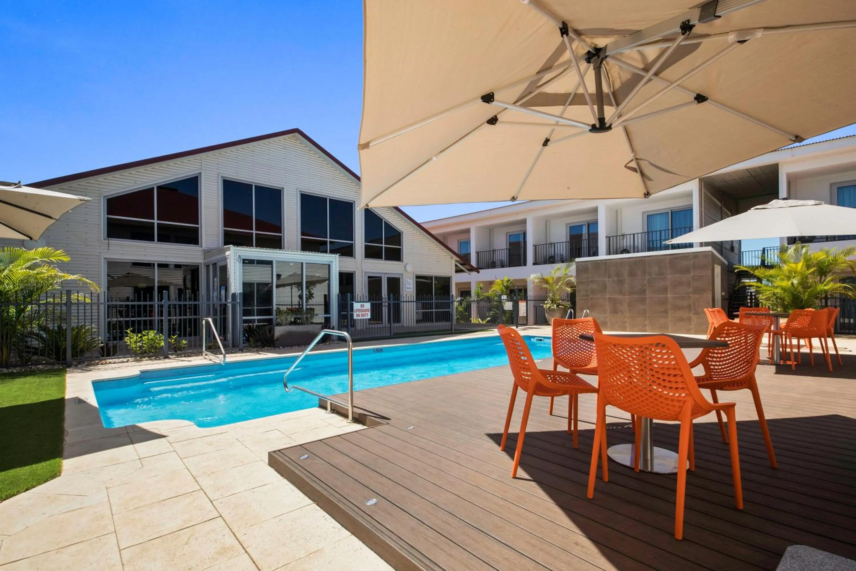 Swimming pool in Velocity Motel & Bistro-WA