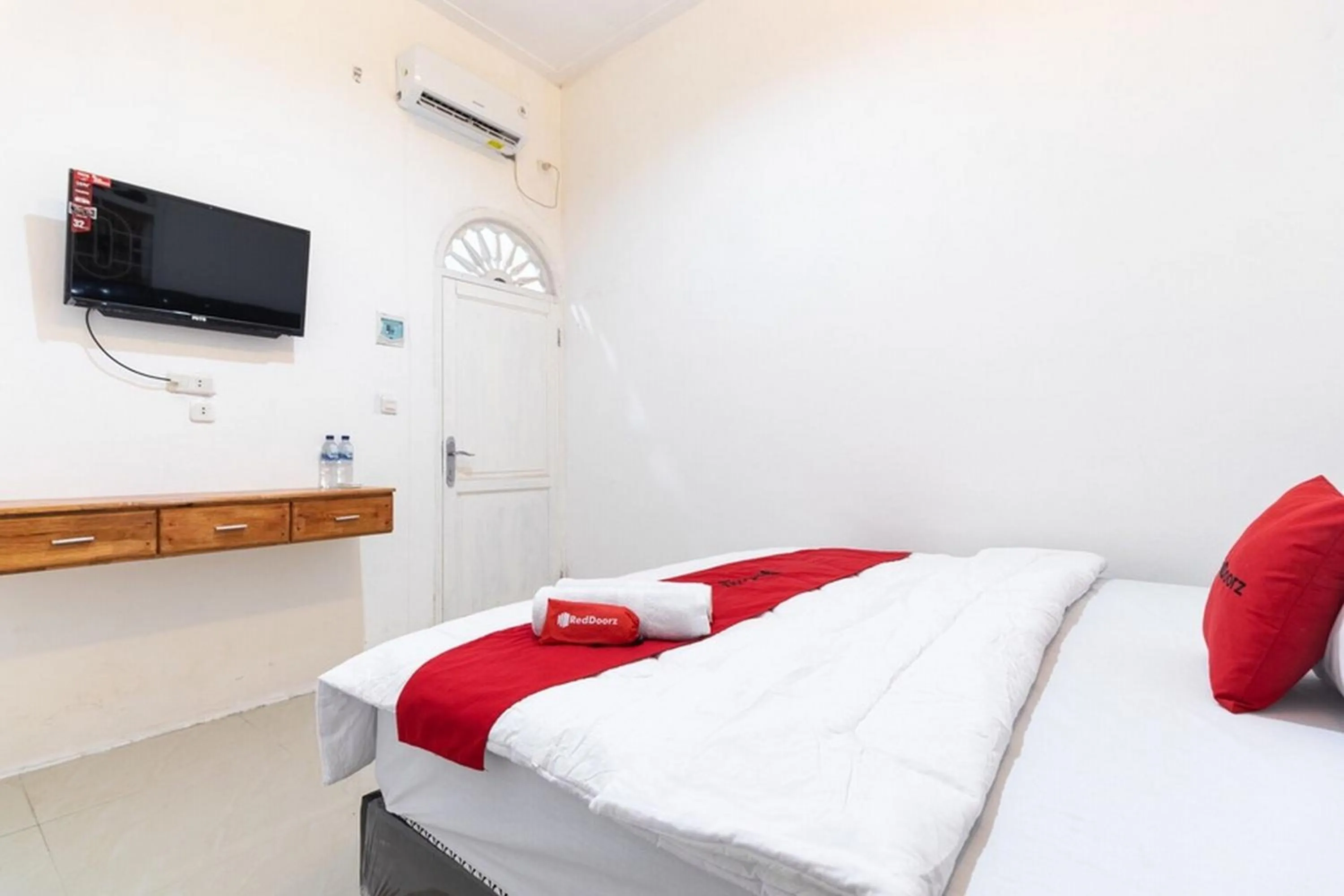 Bed in Reddoorz @ Medan Johor