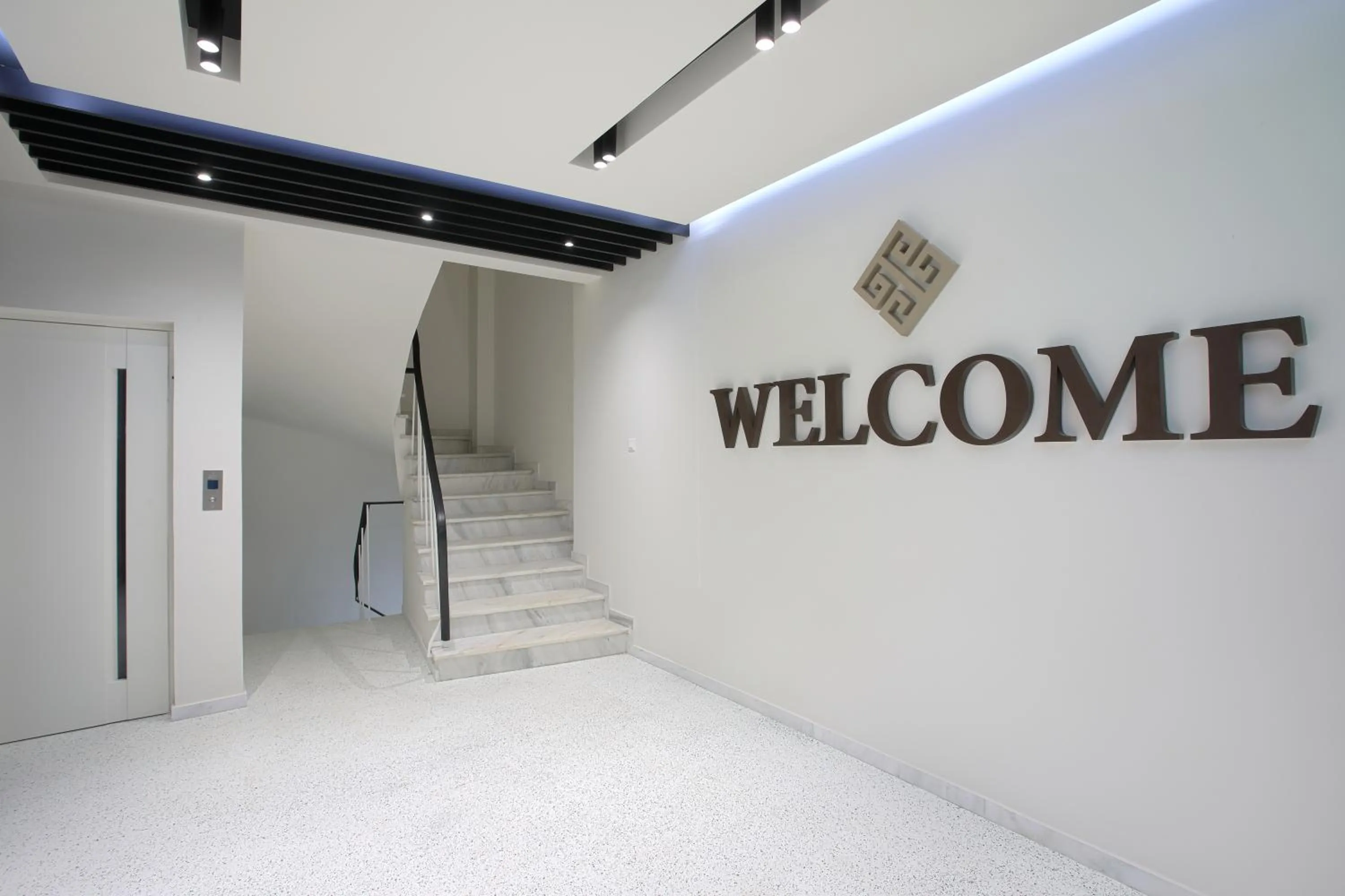 Text overlay in Hestia - Romvis 9