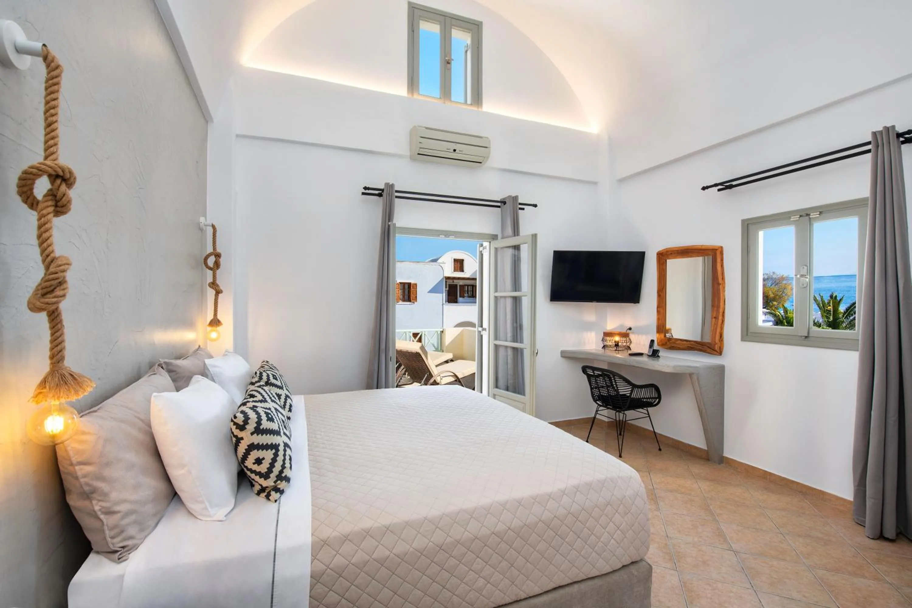 Photo of the whole room, Bed in Kalya Suites