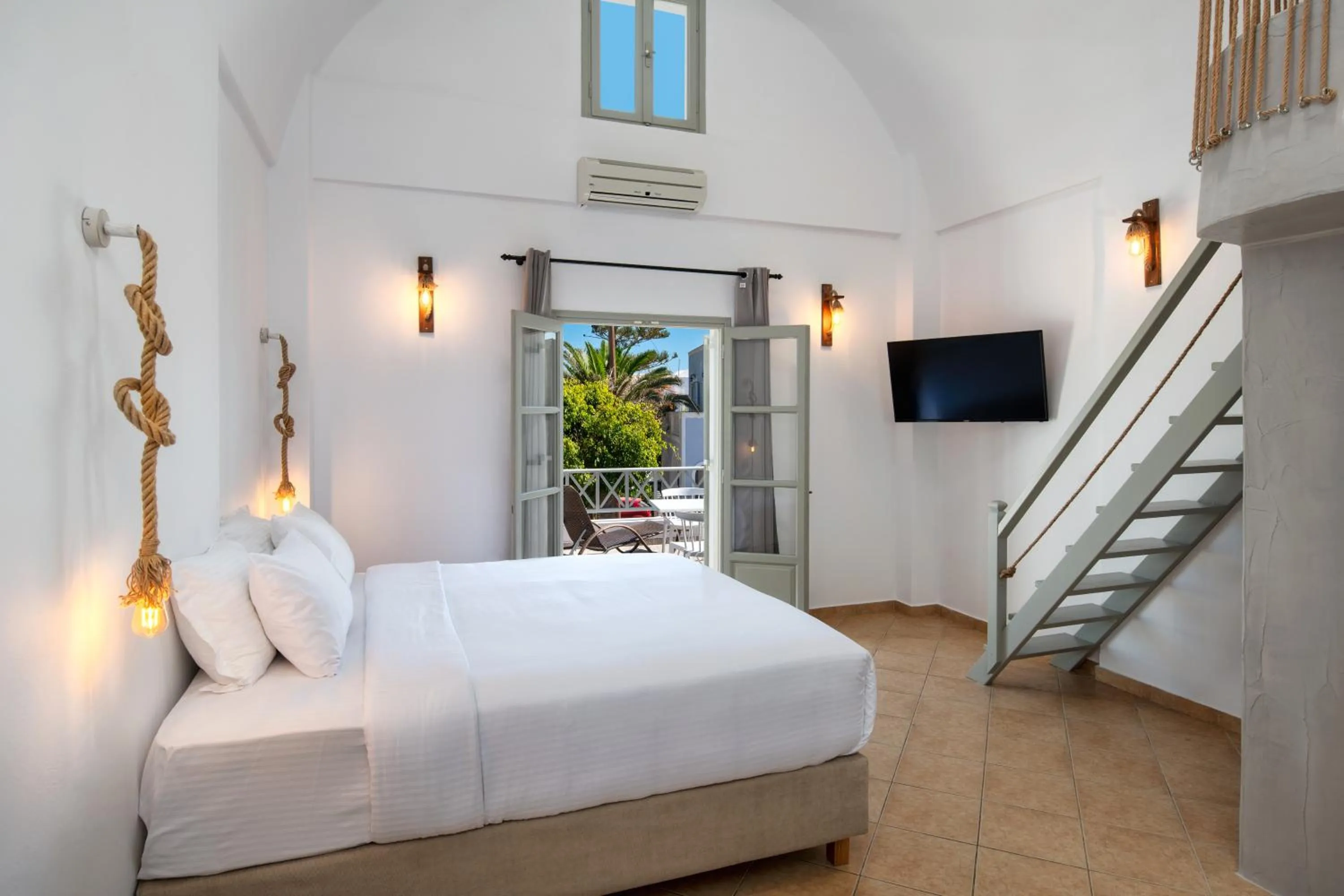 Garden view, Bed in Kalya Suites