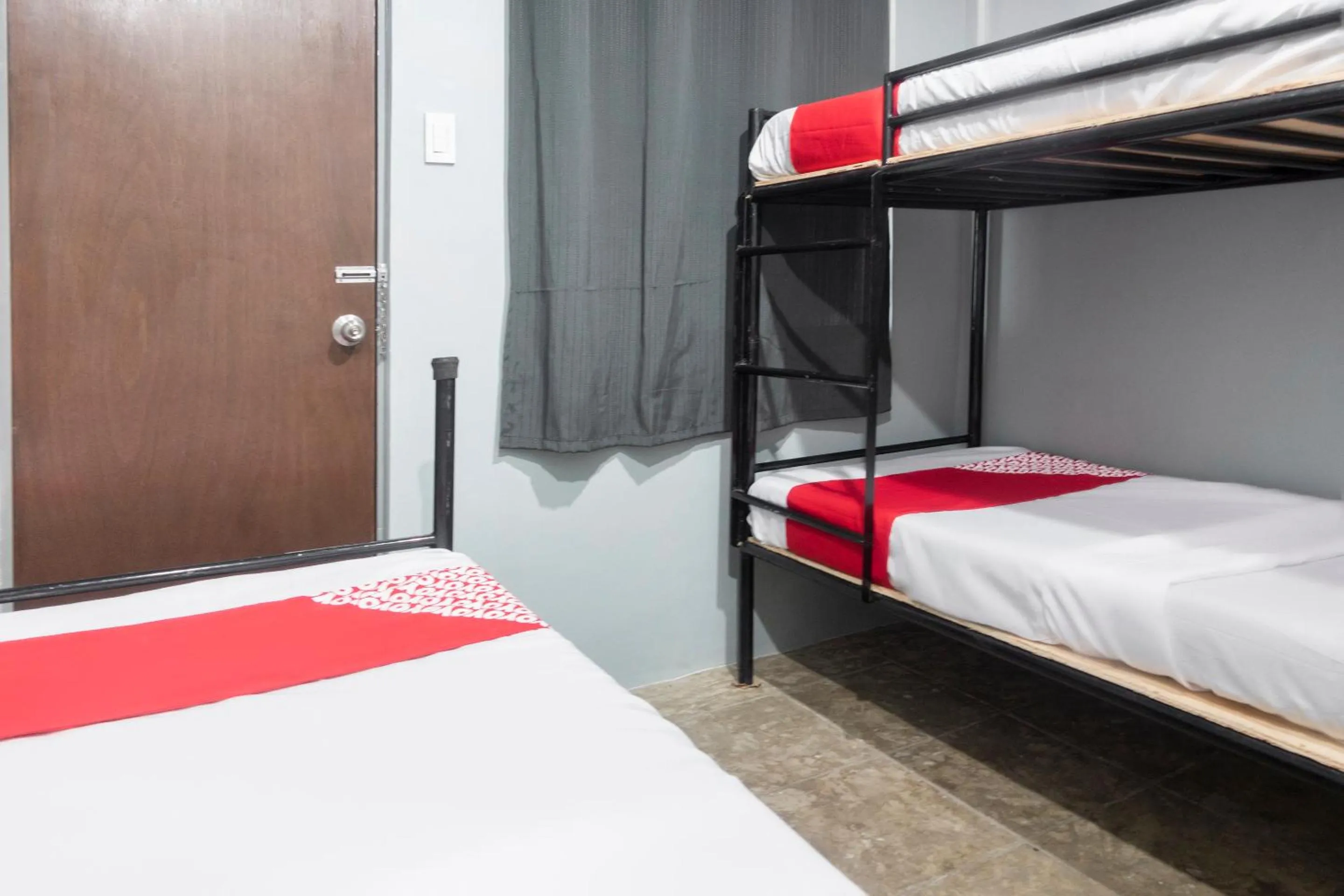 bunk bed, Bed in Abn Hostel