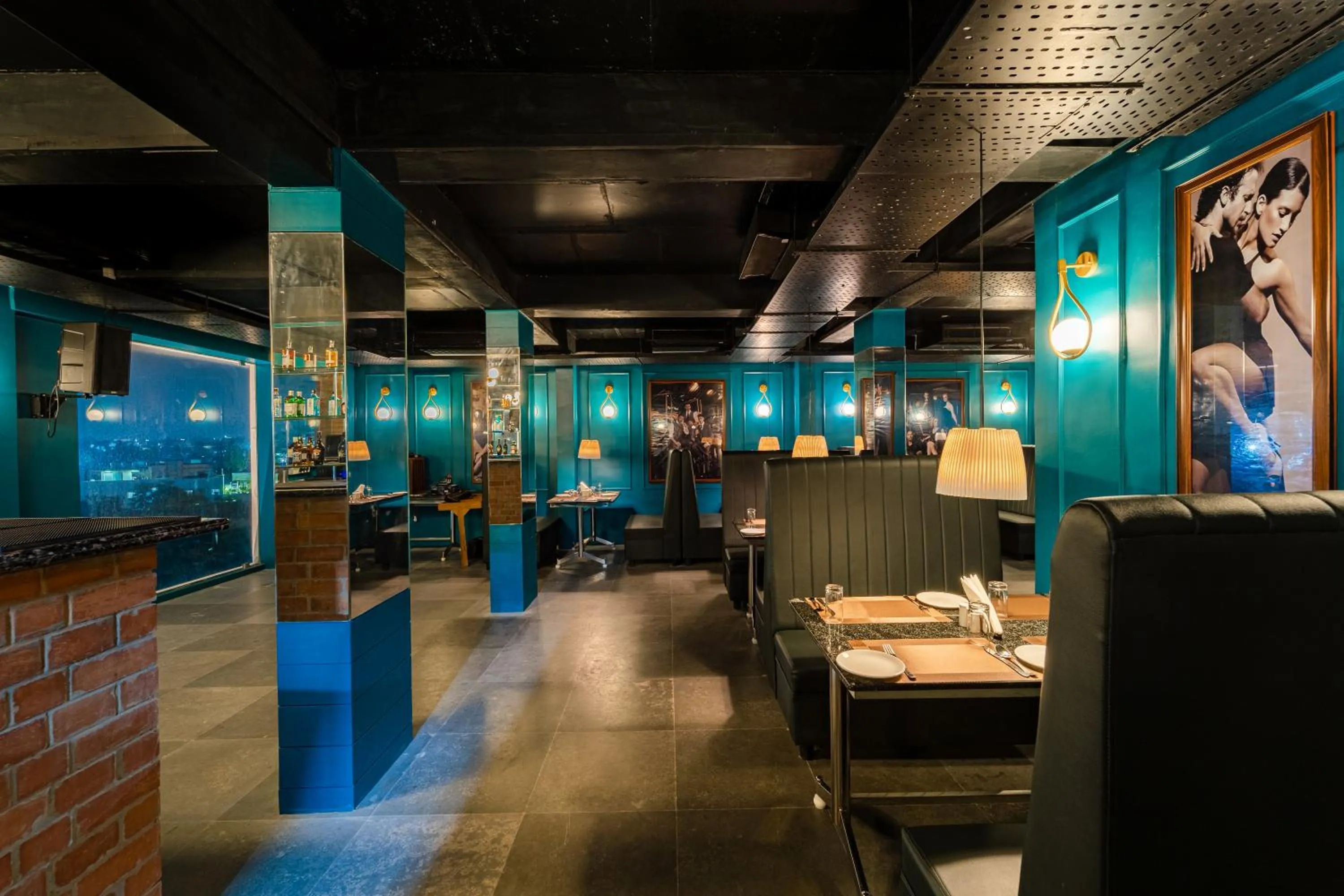 Lounge or bar in Rolling space