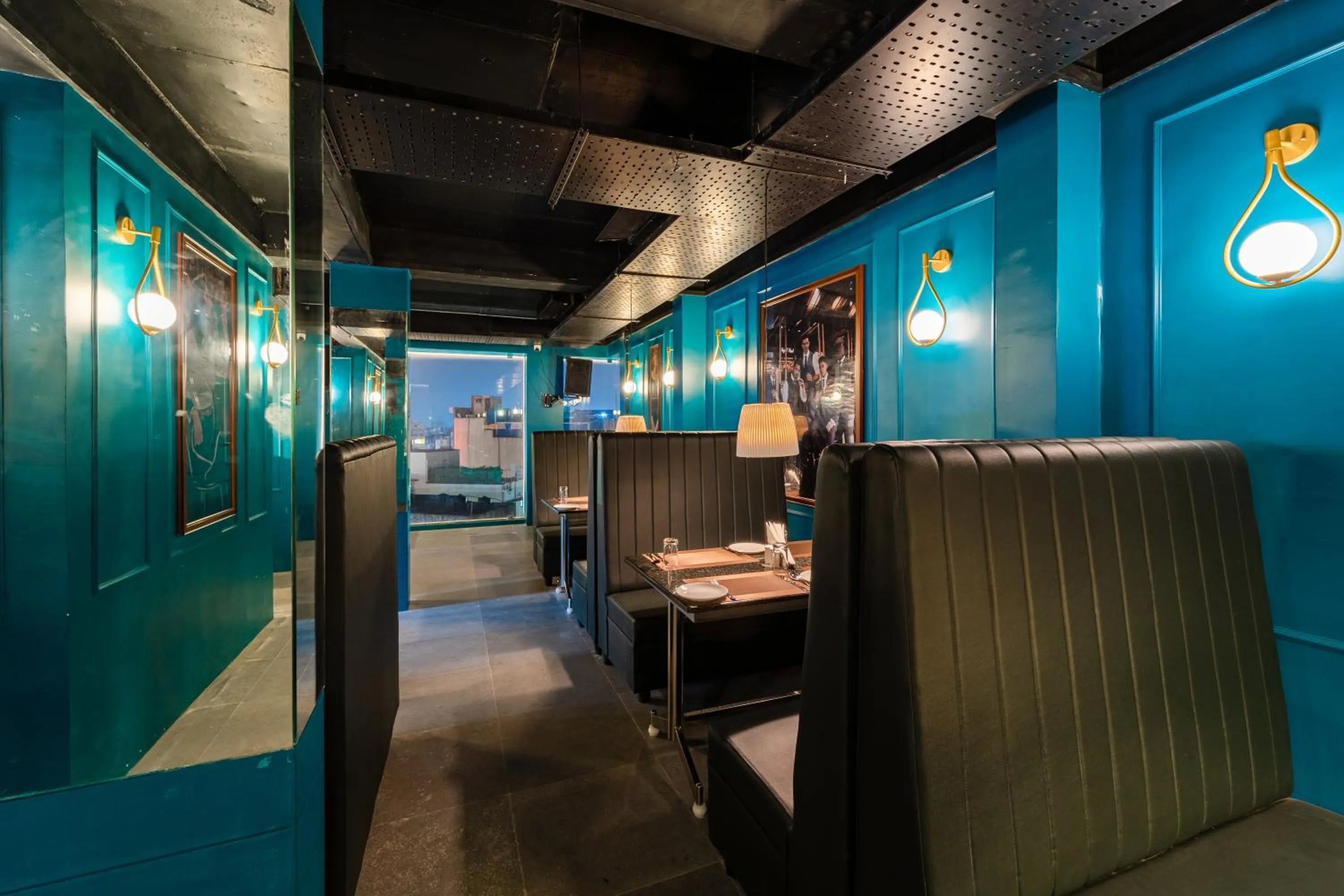 Lounge or bar in Rolling space