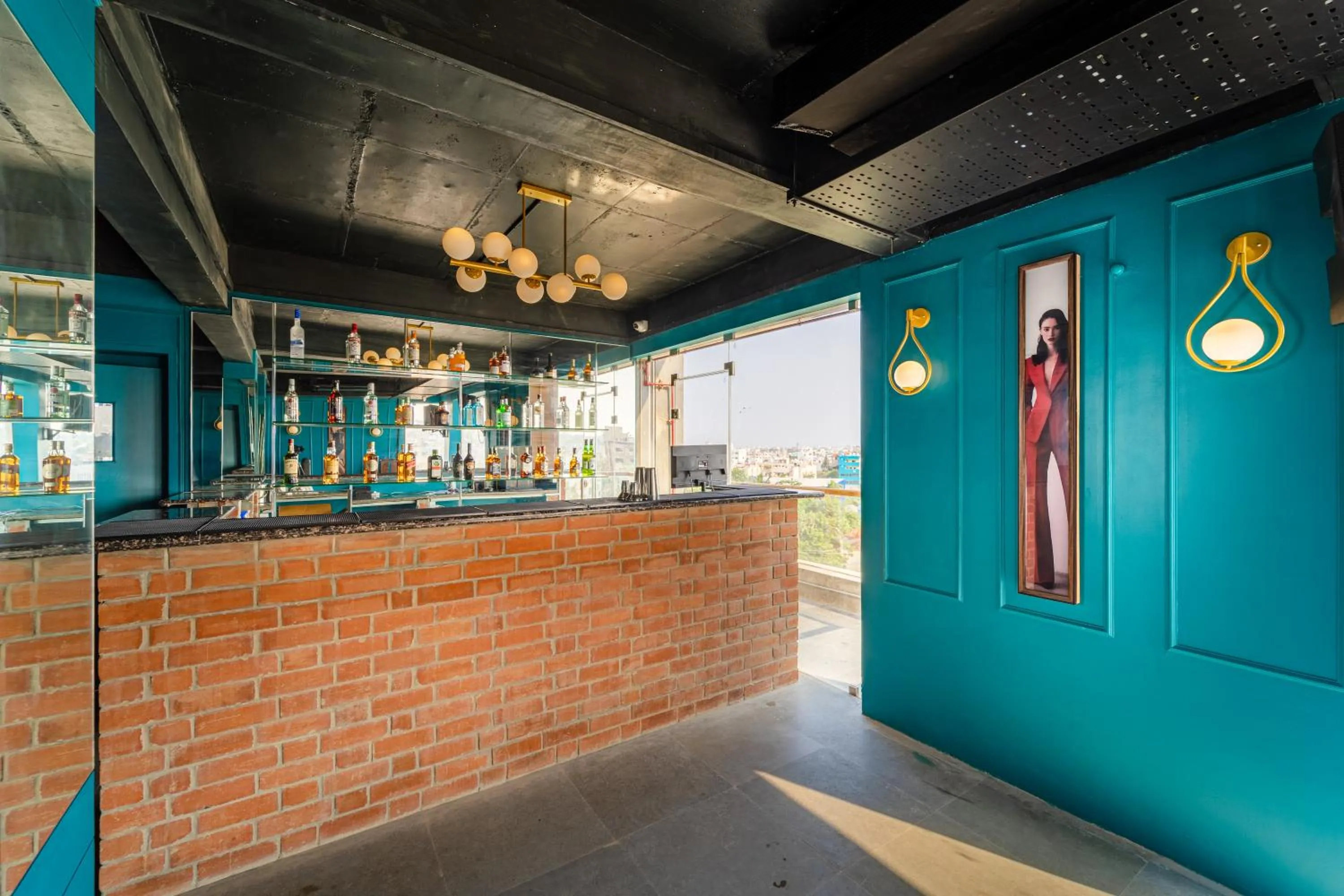 Lounge or bar in Rolling space