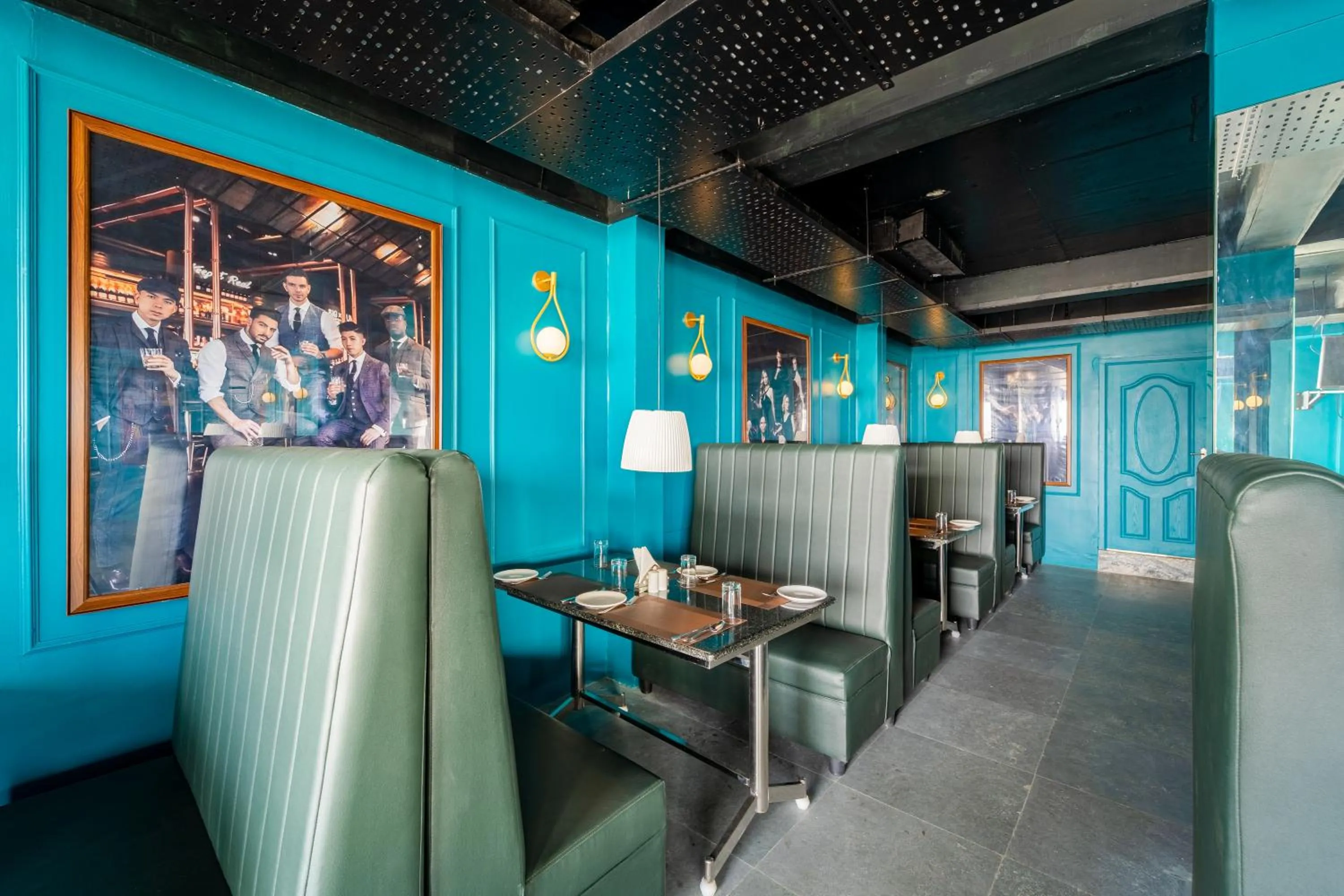 Lounge or bar in Rolling space