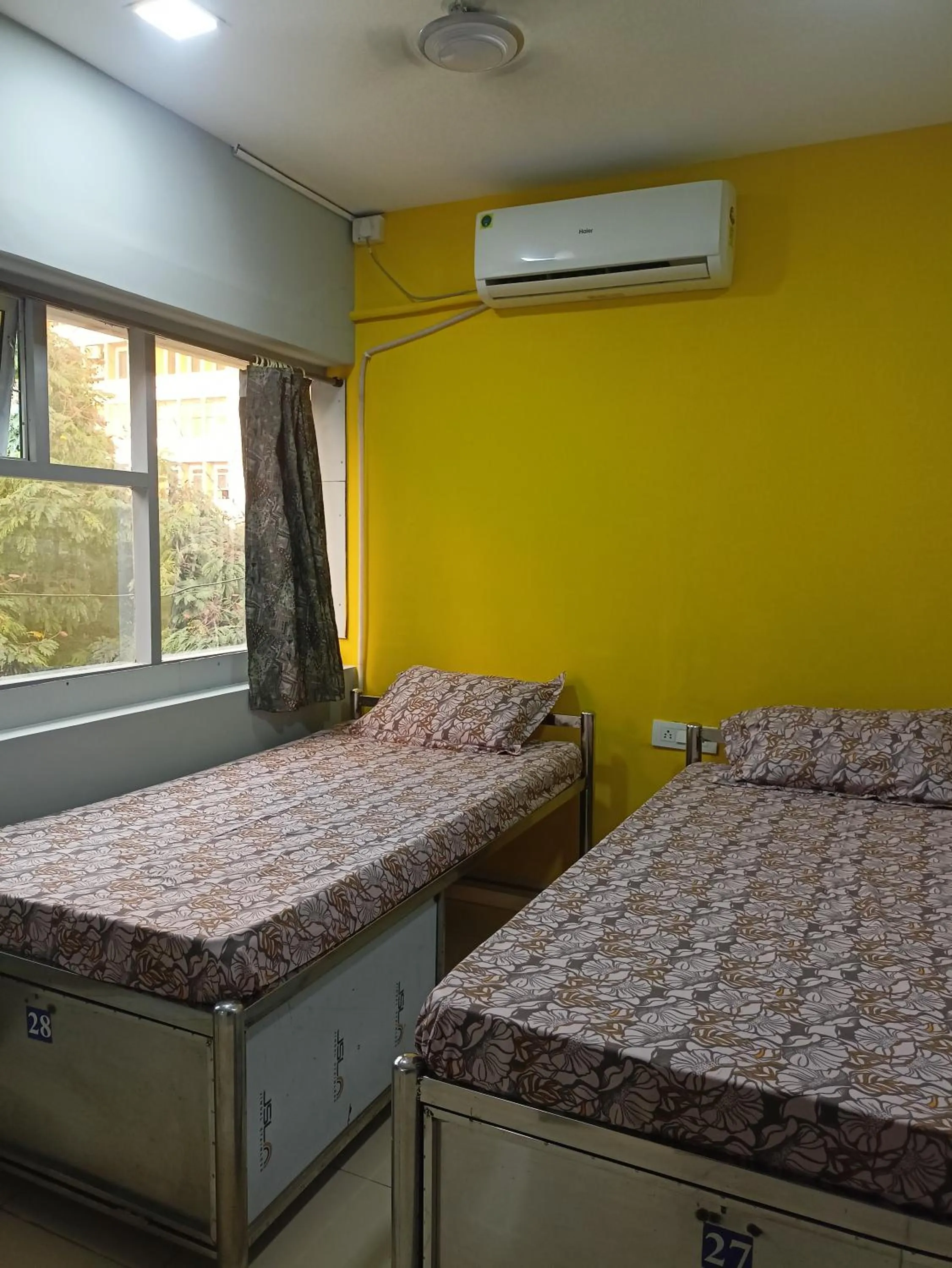 Bed in Shiv Sai Dormitory
