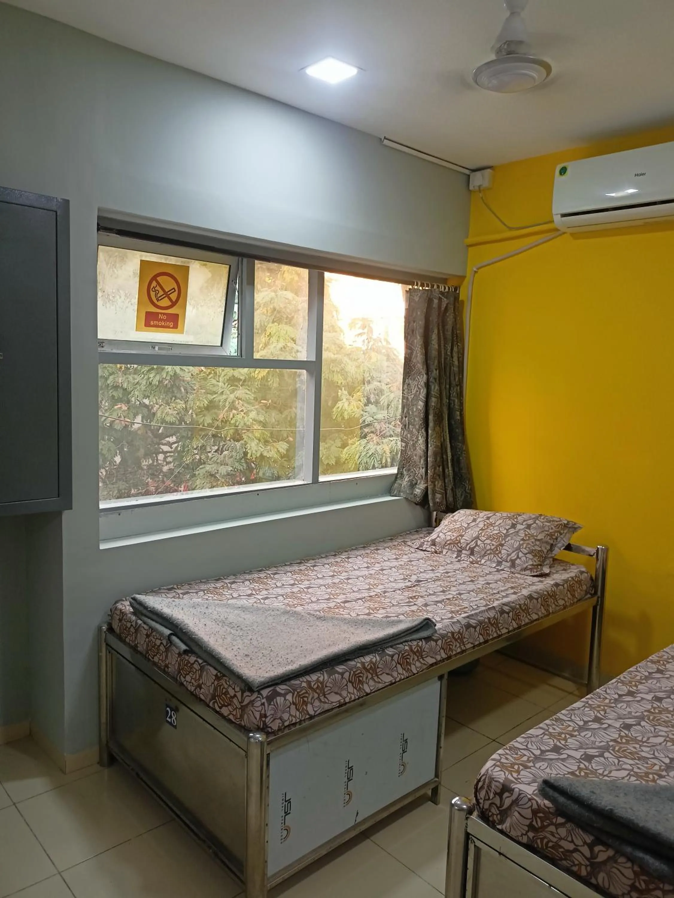 Bed in Shiv Sai Dormitory