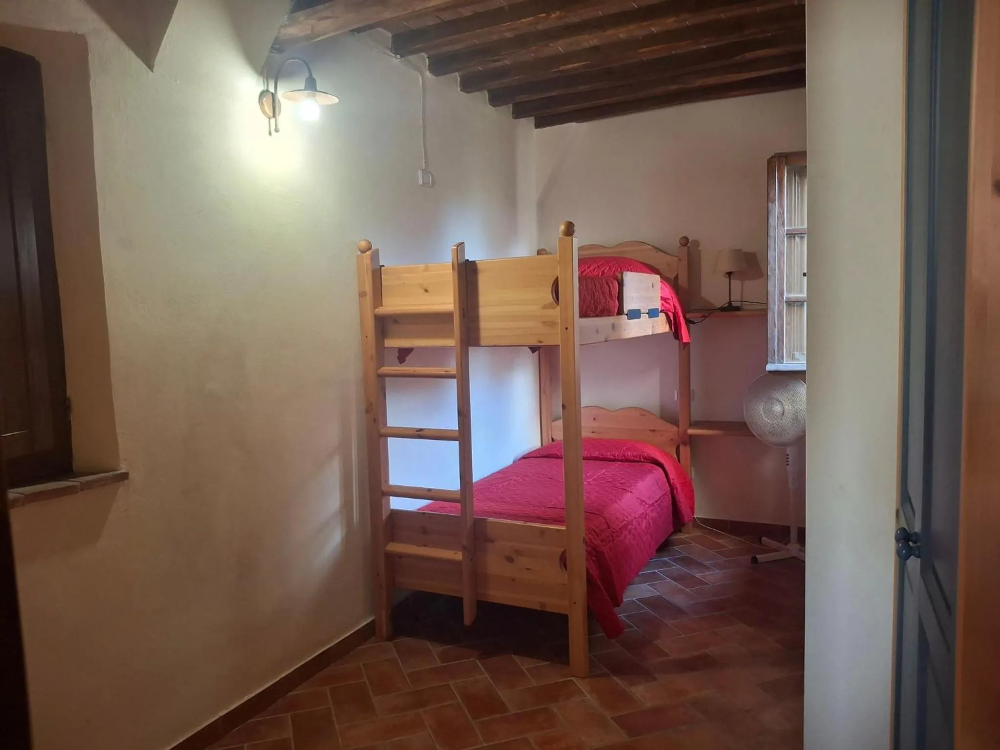 House with private garden in the Crete Senesi