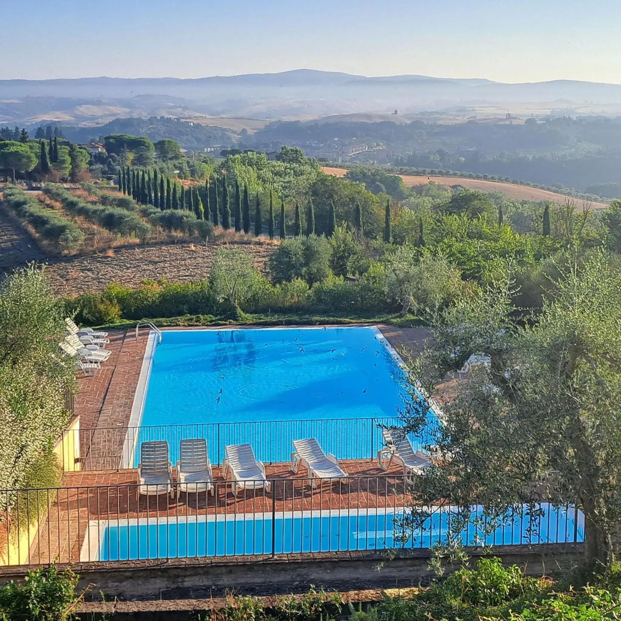 House with private garden in the Crete Senesi House with private garden in the Crete Senesi