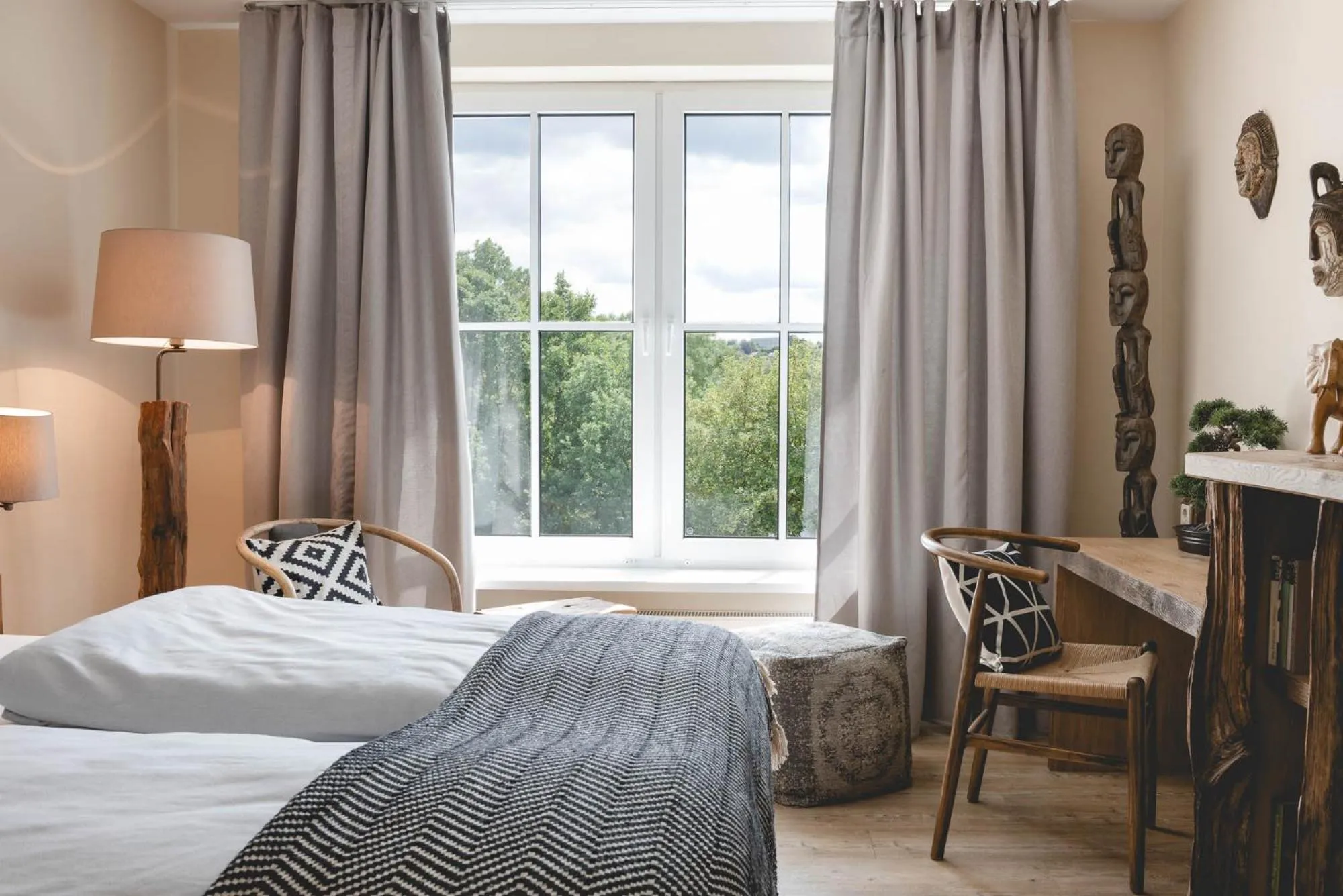 Photo of the whole room, Bed in Sunderland Hotel