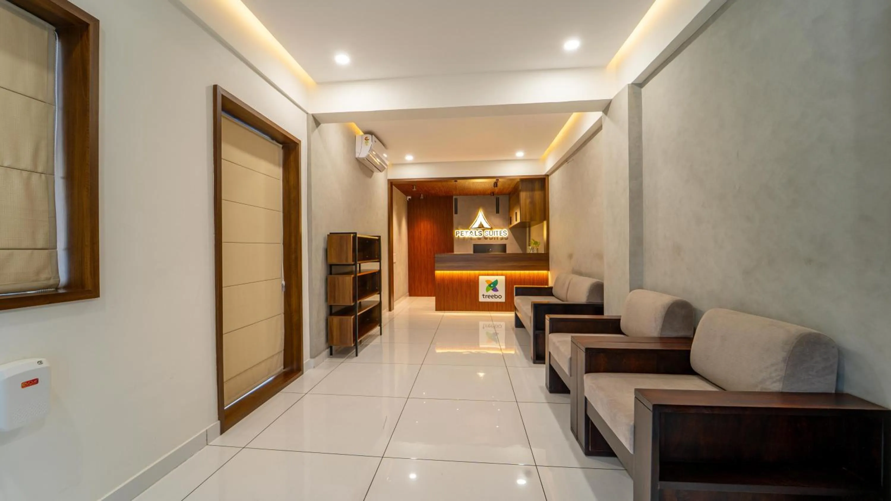 Lobby or reception in Treebo Petals Suites