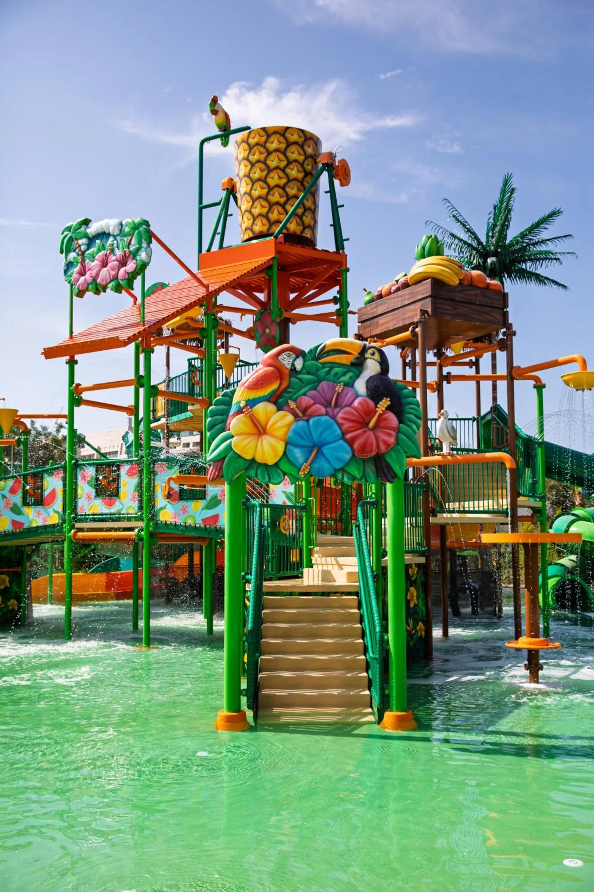 Swimming pool in Regnum Carya