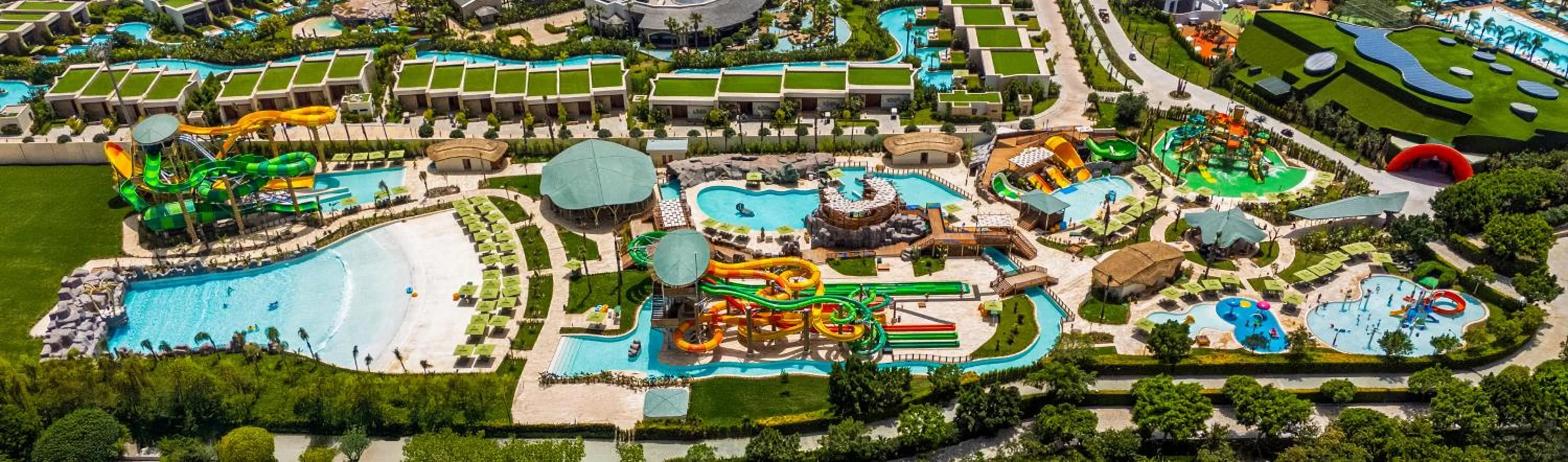 Swimming pool in Regnum Carya