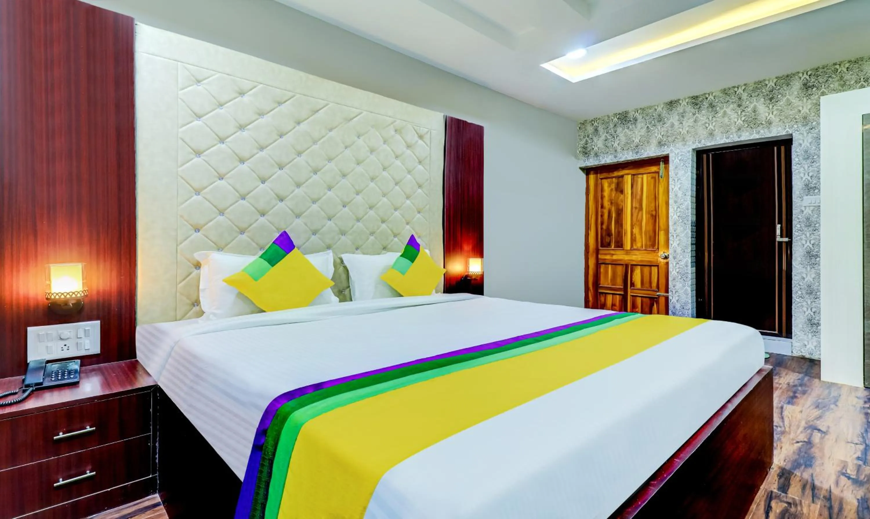 Bedroom, Bed in Itsy Hotels Aasma Luxury Villa