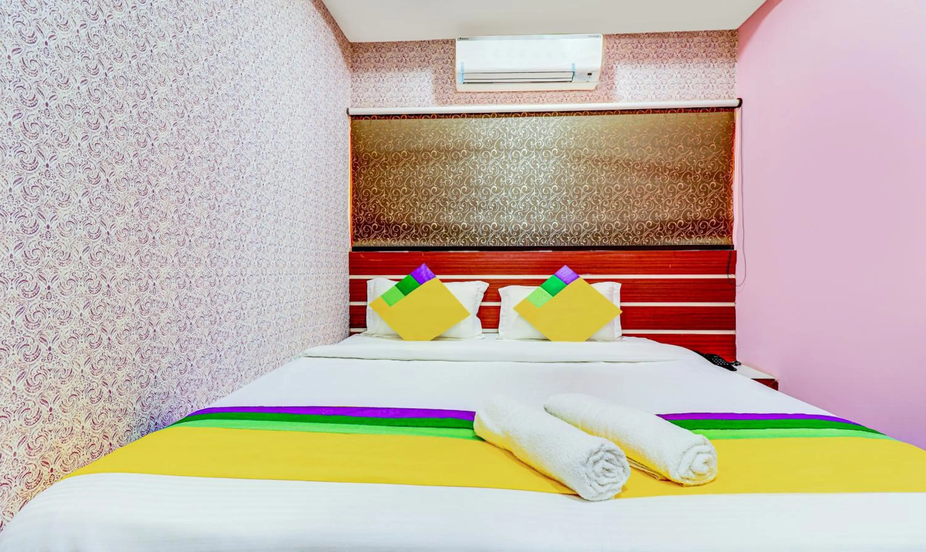 Bedroom, Bed in Itsy Hotels Aasma Luxury Villa