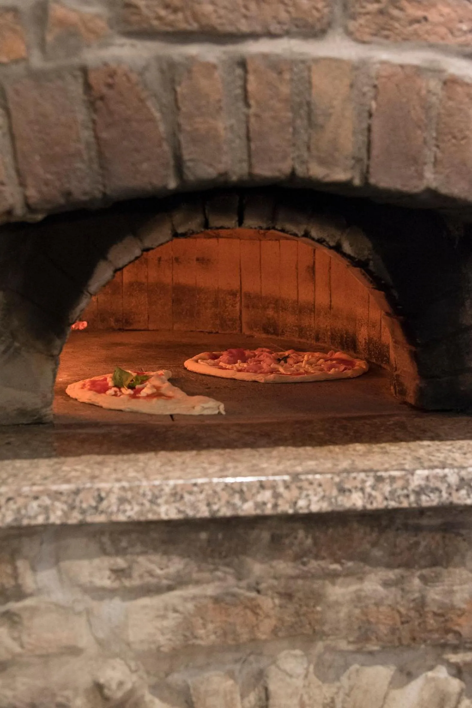 Restaurant/places to eat in ALBERGO 900Strati