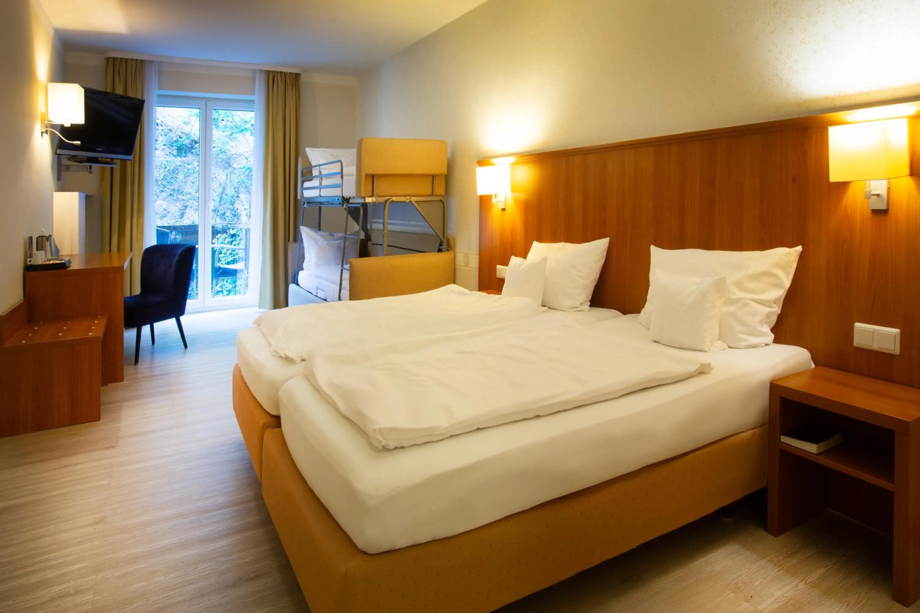 Photo of the whole room, Bed in Bad Emser Hof