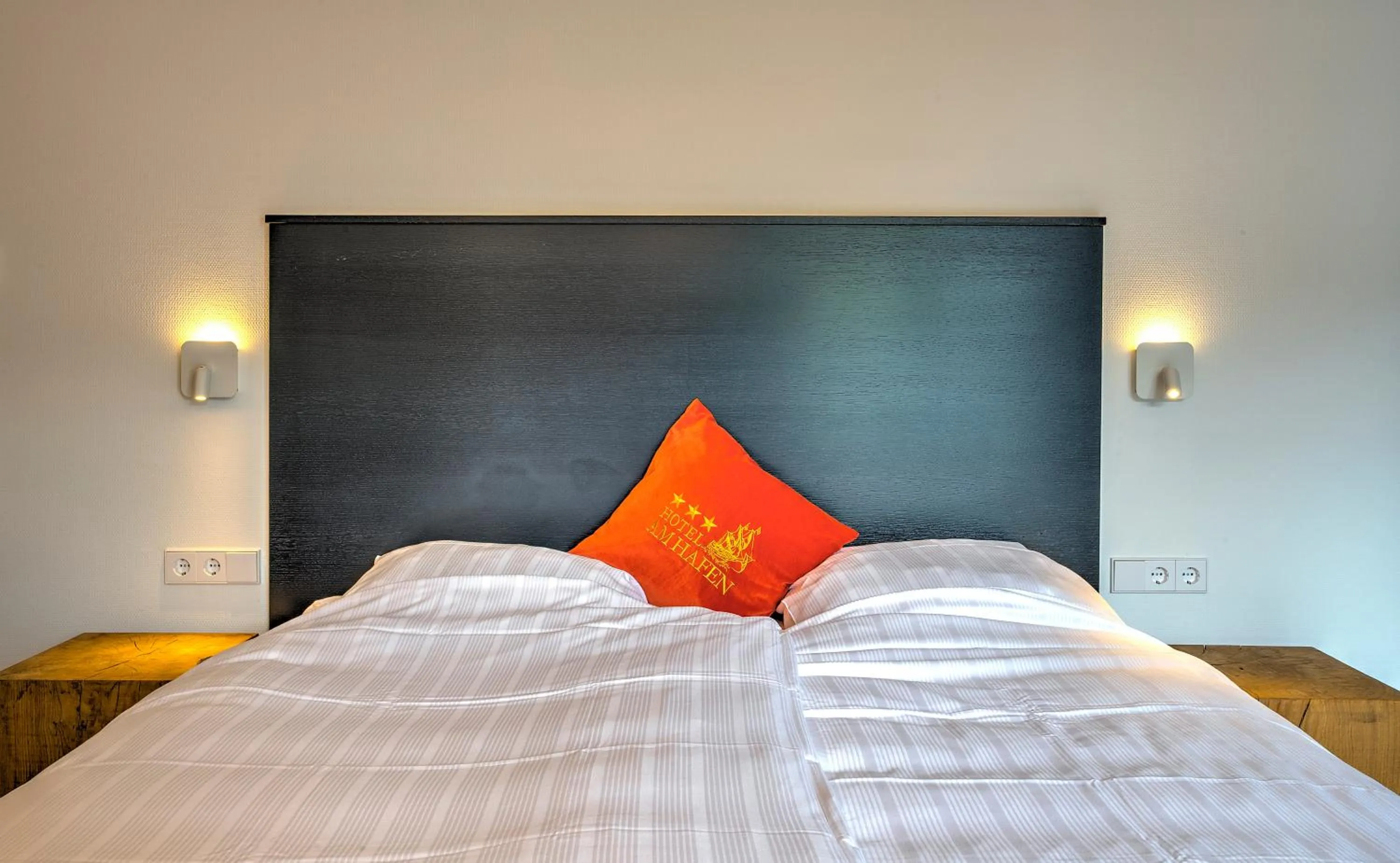 Bed in Hotel am Hafen